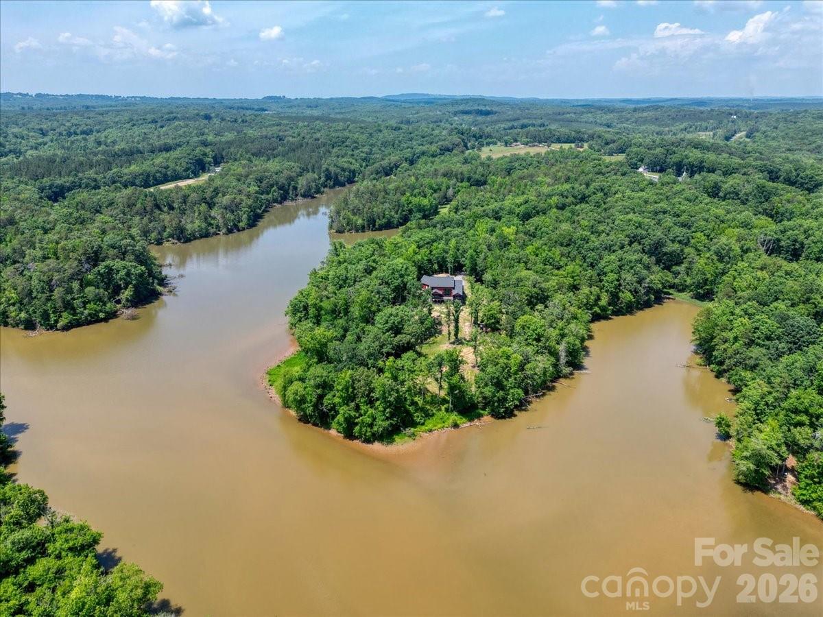1194 99 Island Road — Blacksburg