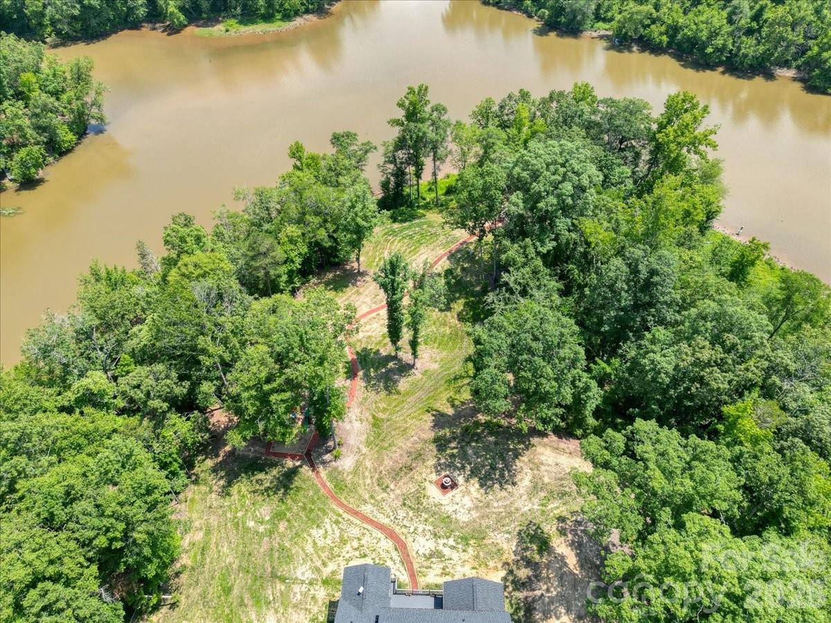 1194 99 Island Road — Blacksburg