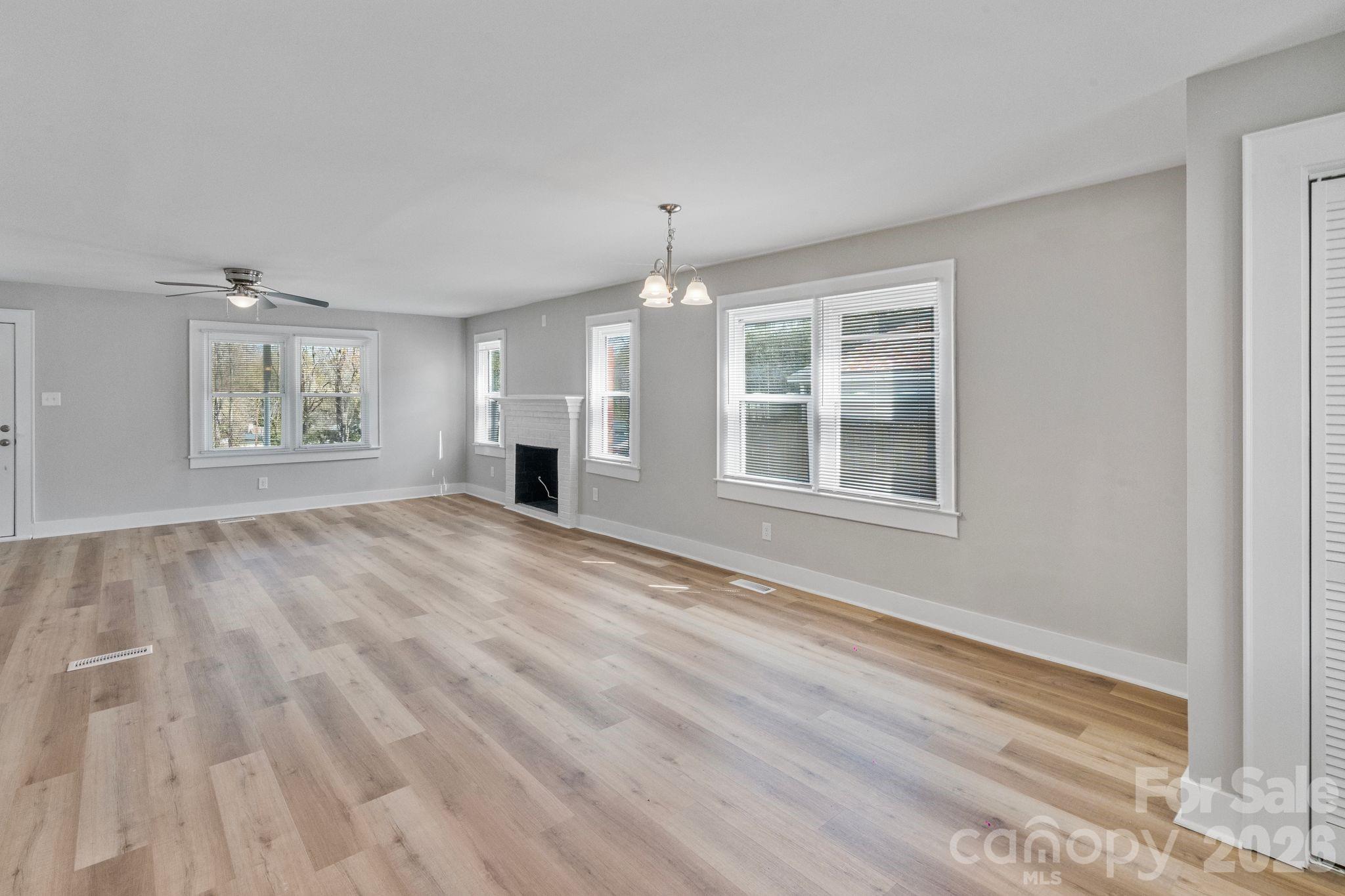 2106 Statesville Highway — Mooresville