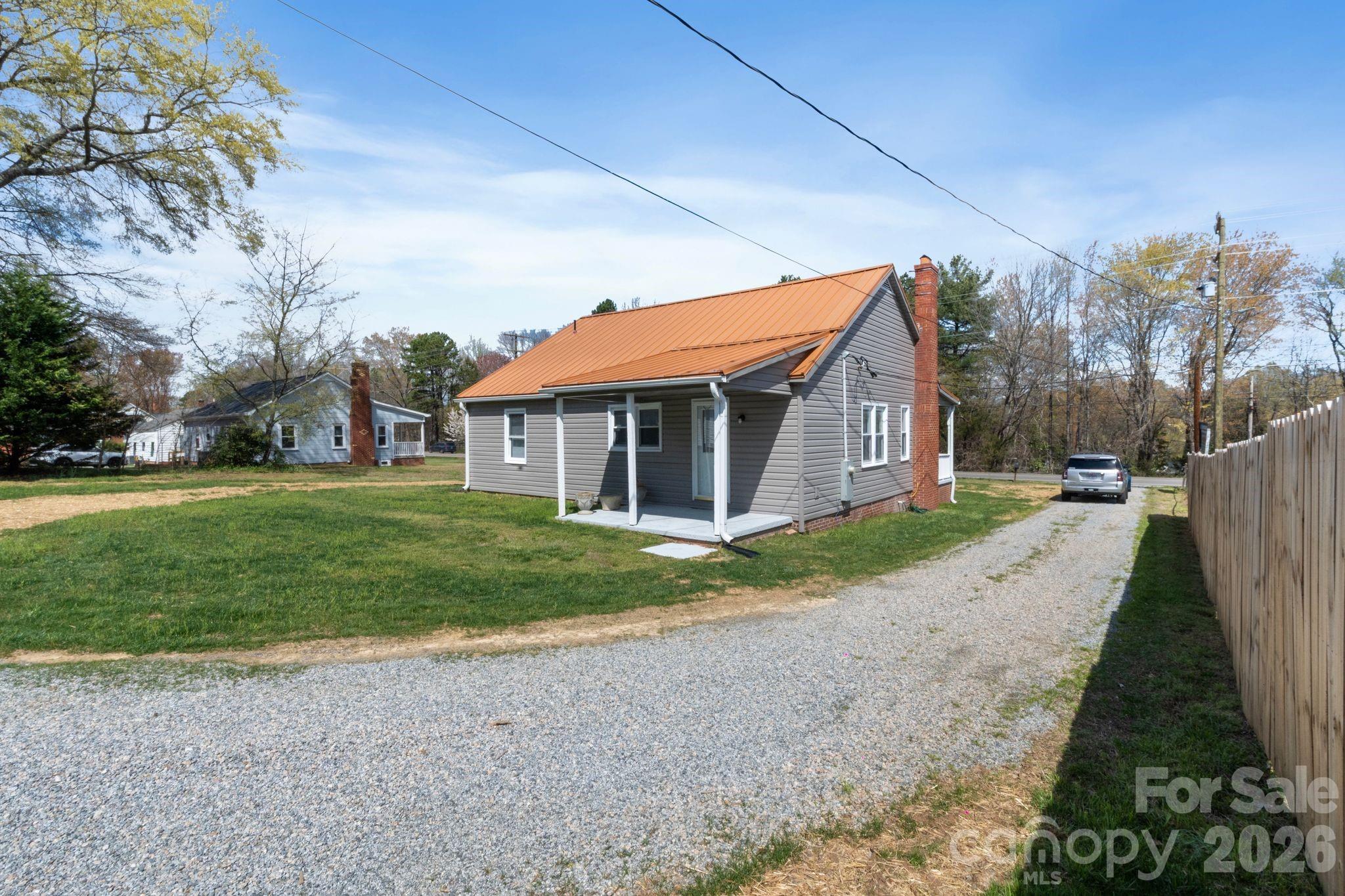 2106 Statesville Highway — Mooresville