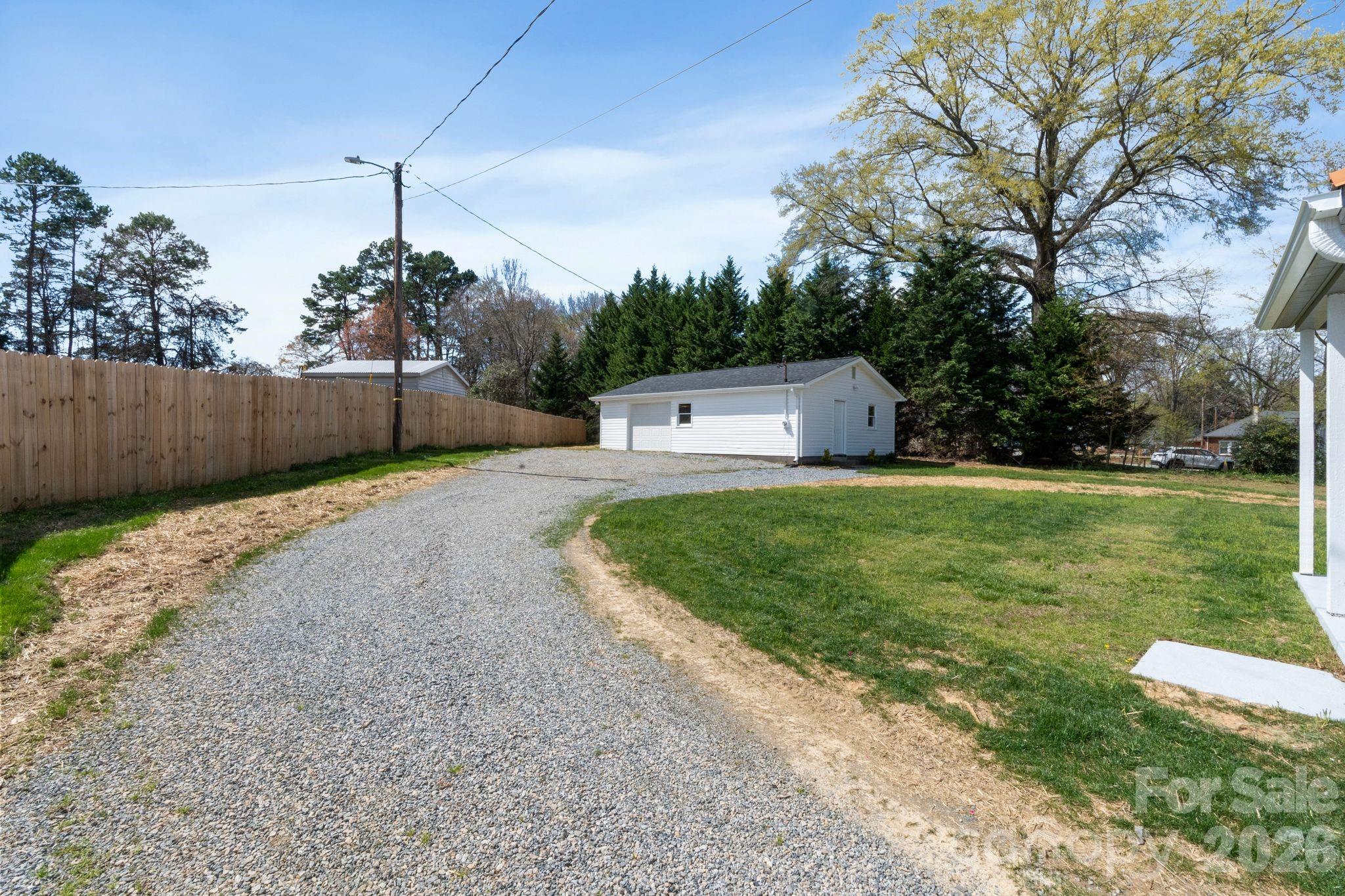 2106 Statesville Highway — Mooresville