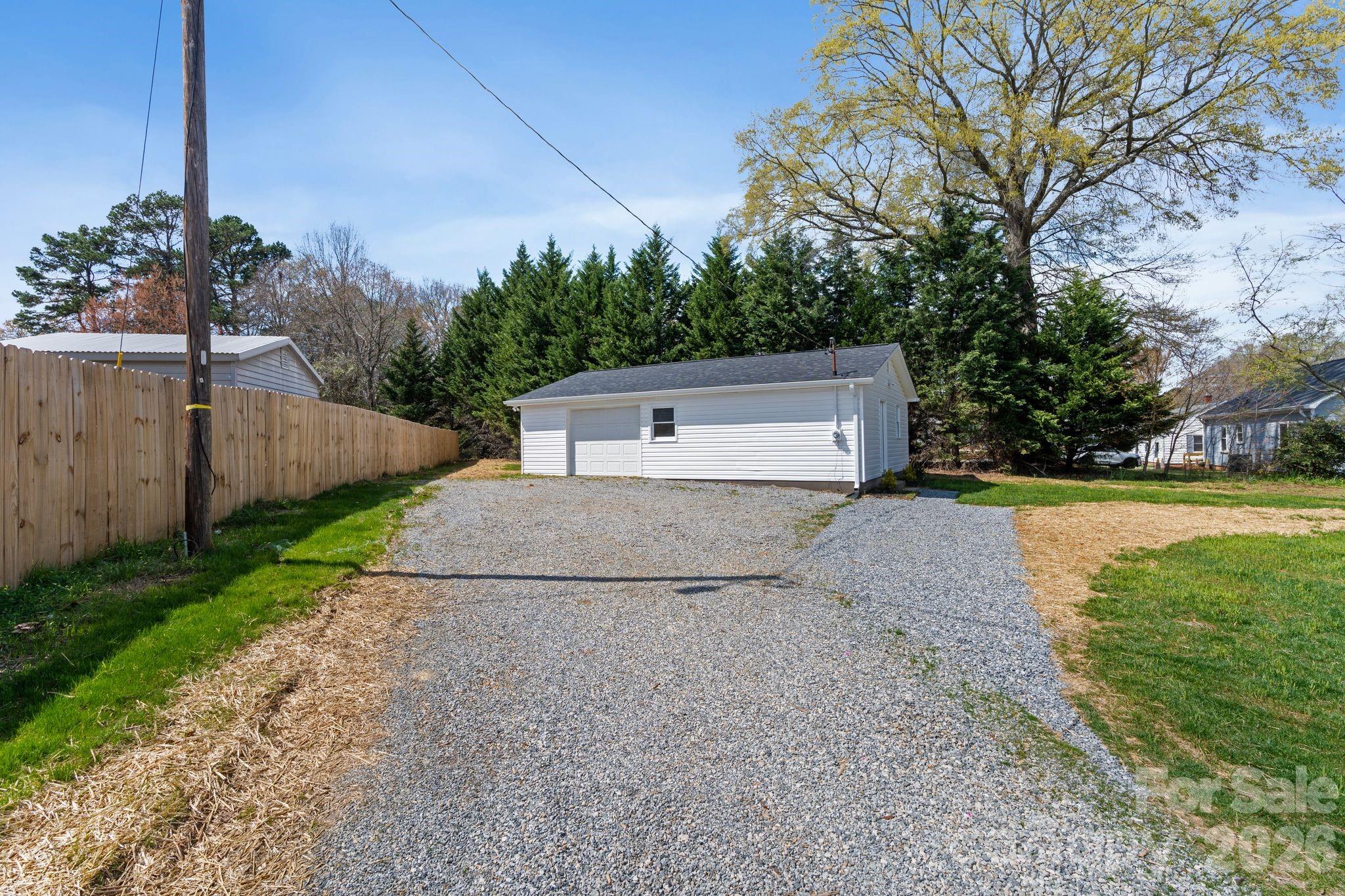 2106 Statesville Highway — Mooresville