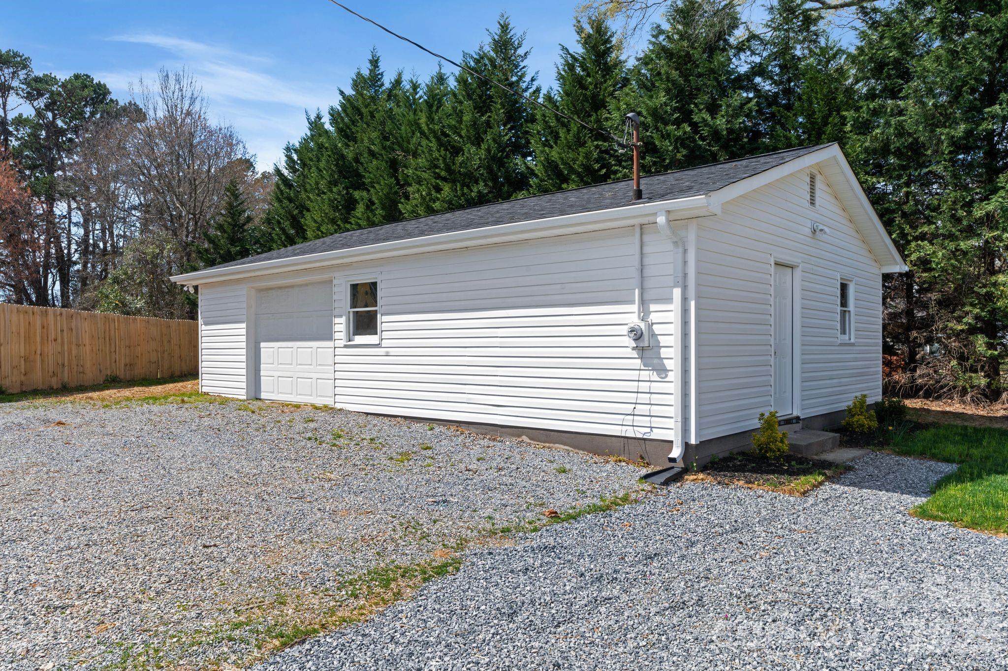 2106 Statesville Highway — Mooresville