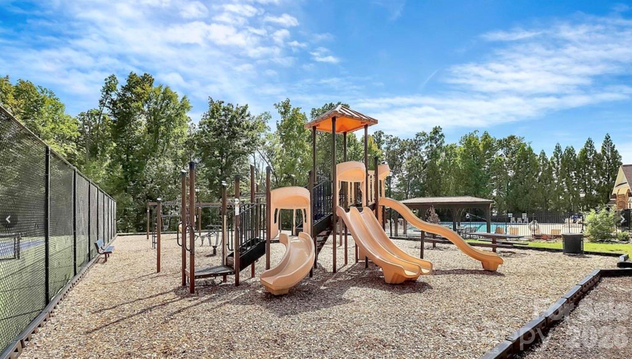 4221 Barons Court — Harrisburg