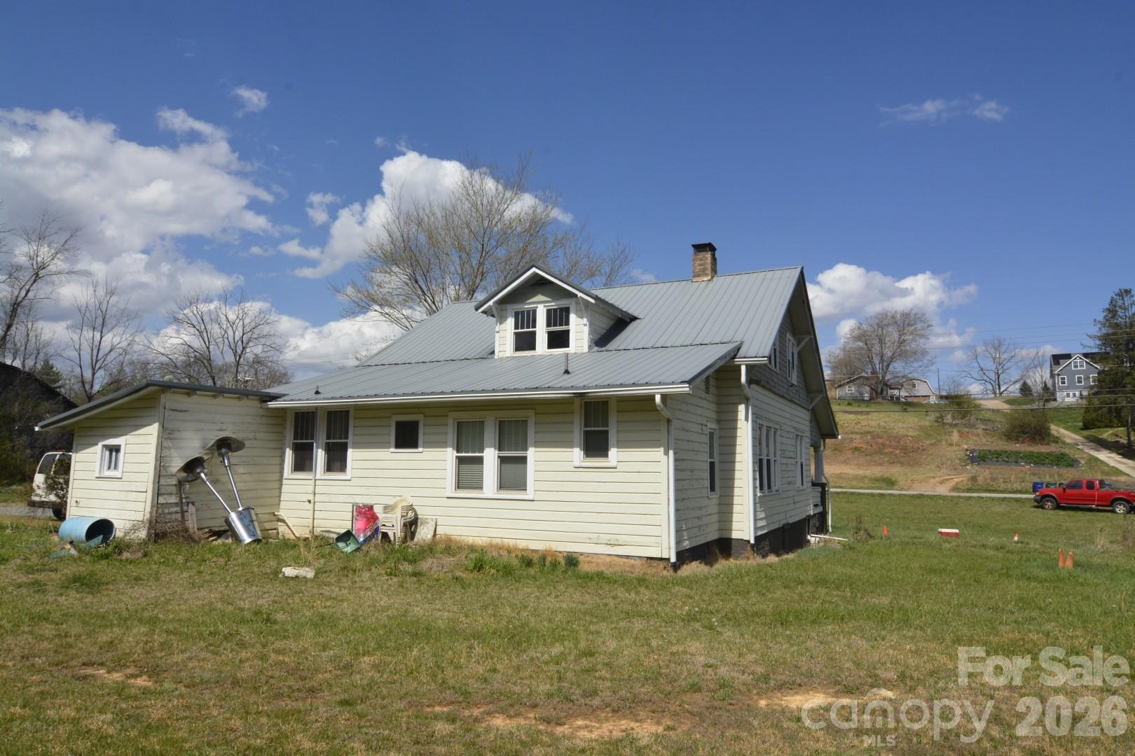 2710 New Leicester Highway — Leicester