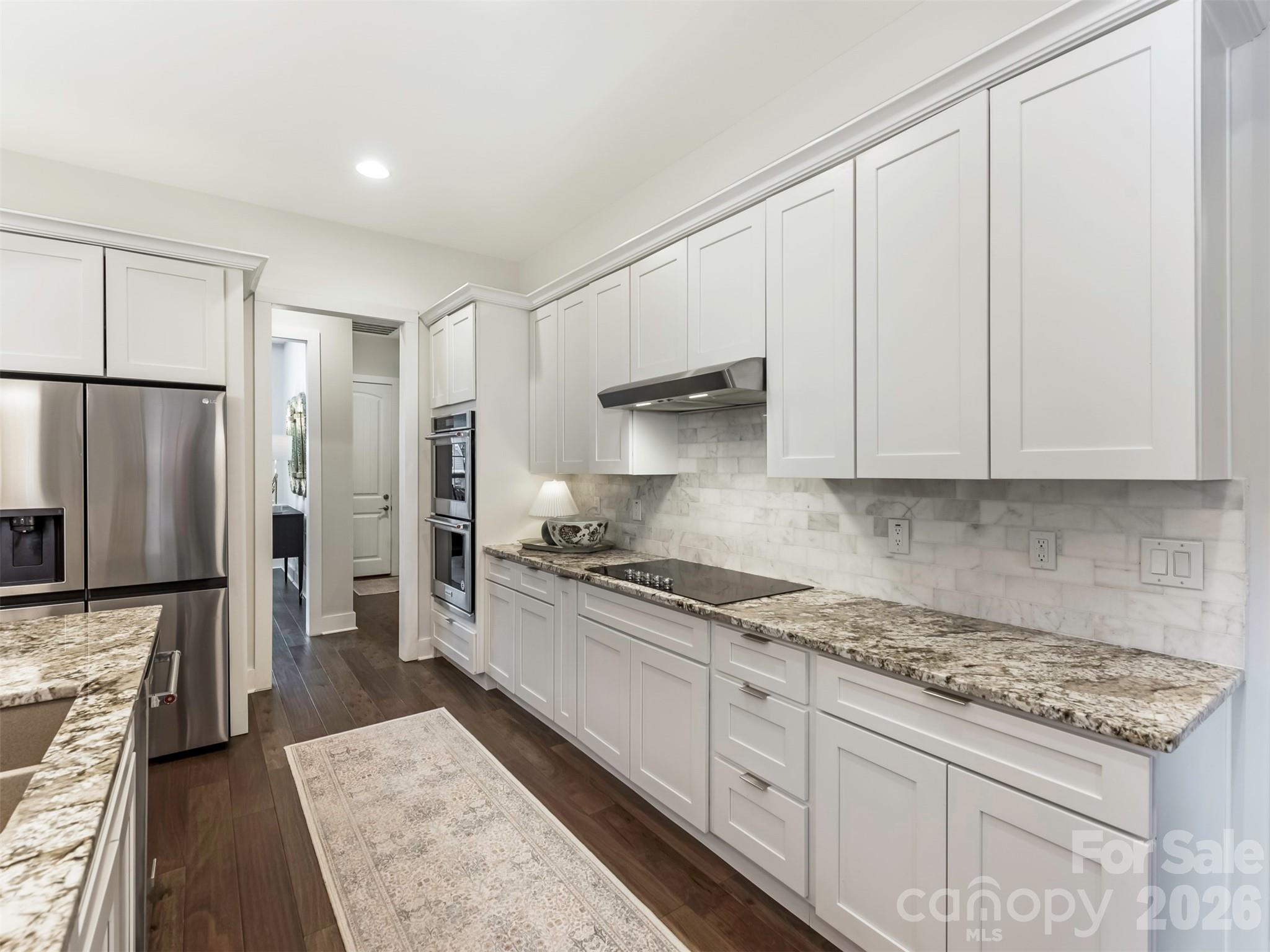 3000 Applewood Point Lane — Belmont