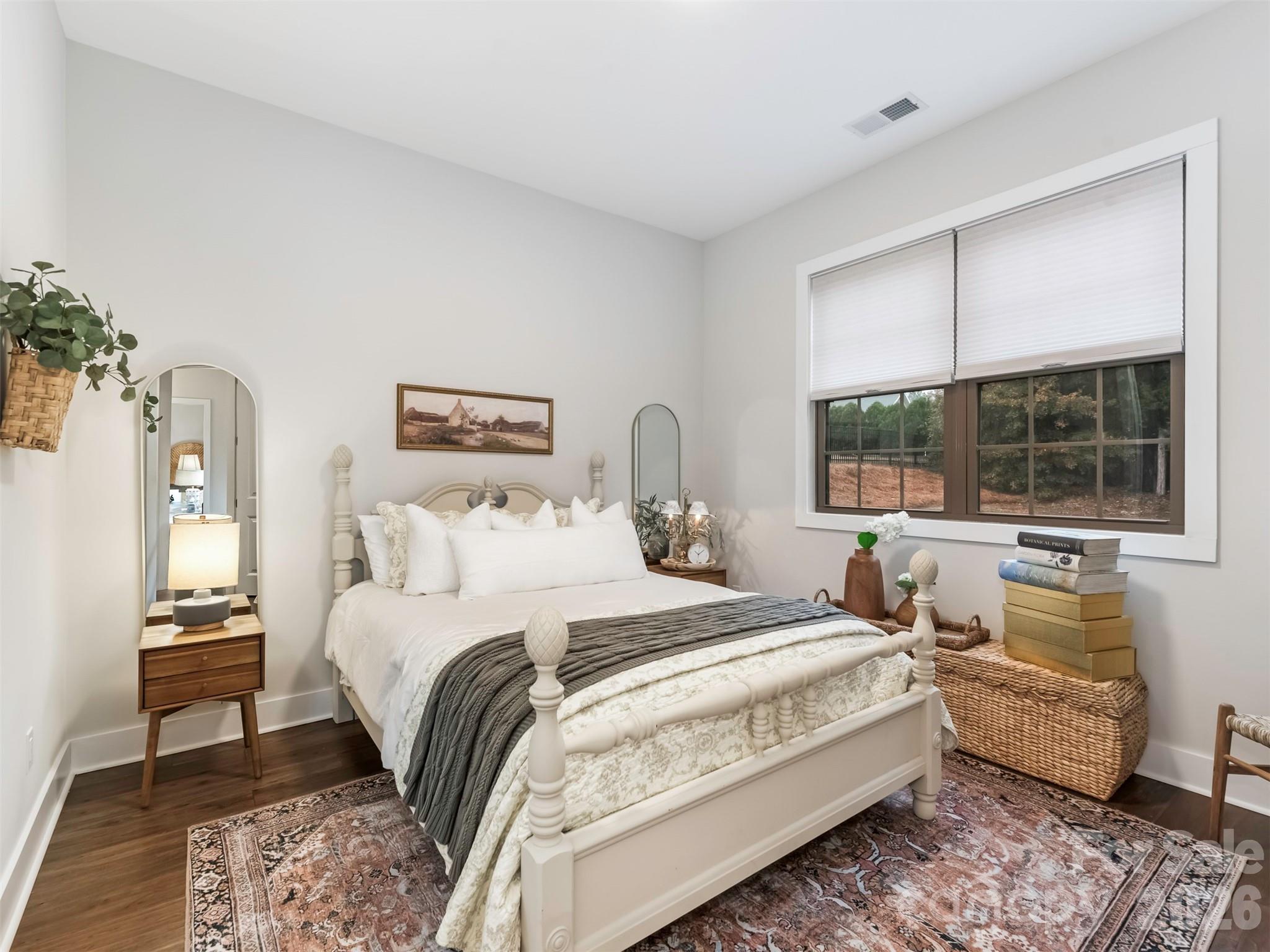 3000 Applewood Point Lane — Belmont
