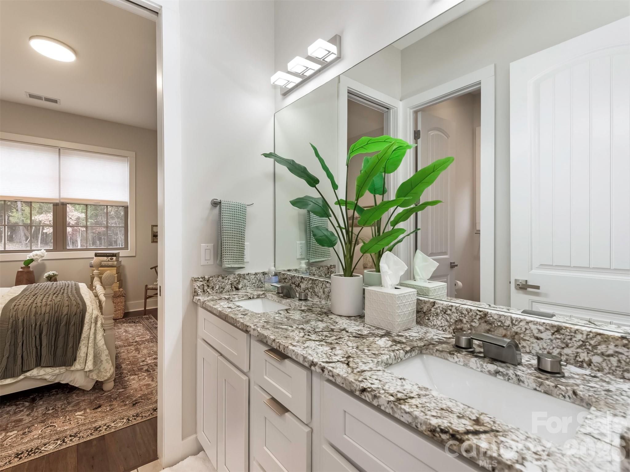 3000 Applewood Point Lane — Belmont
