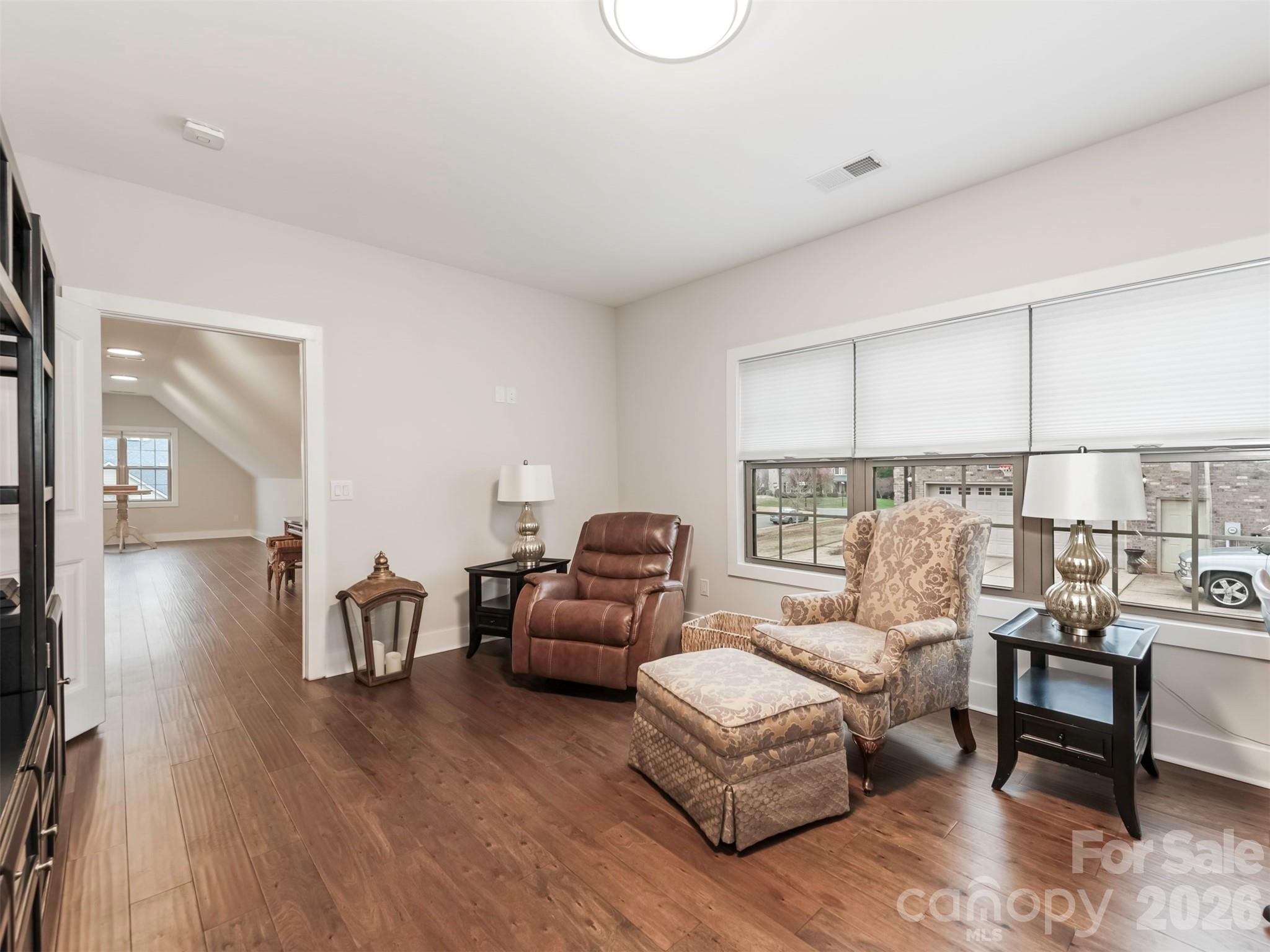 3000 Applewood Point Lane — Belmont