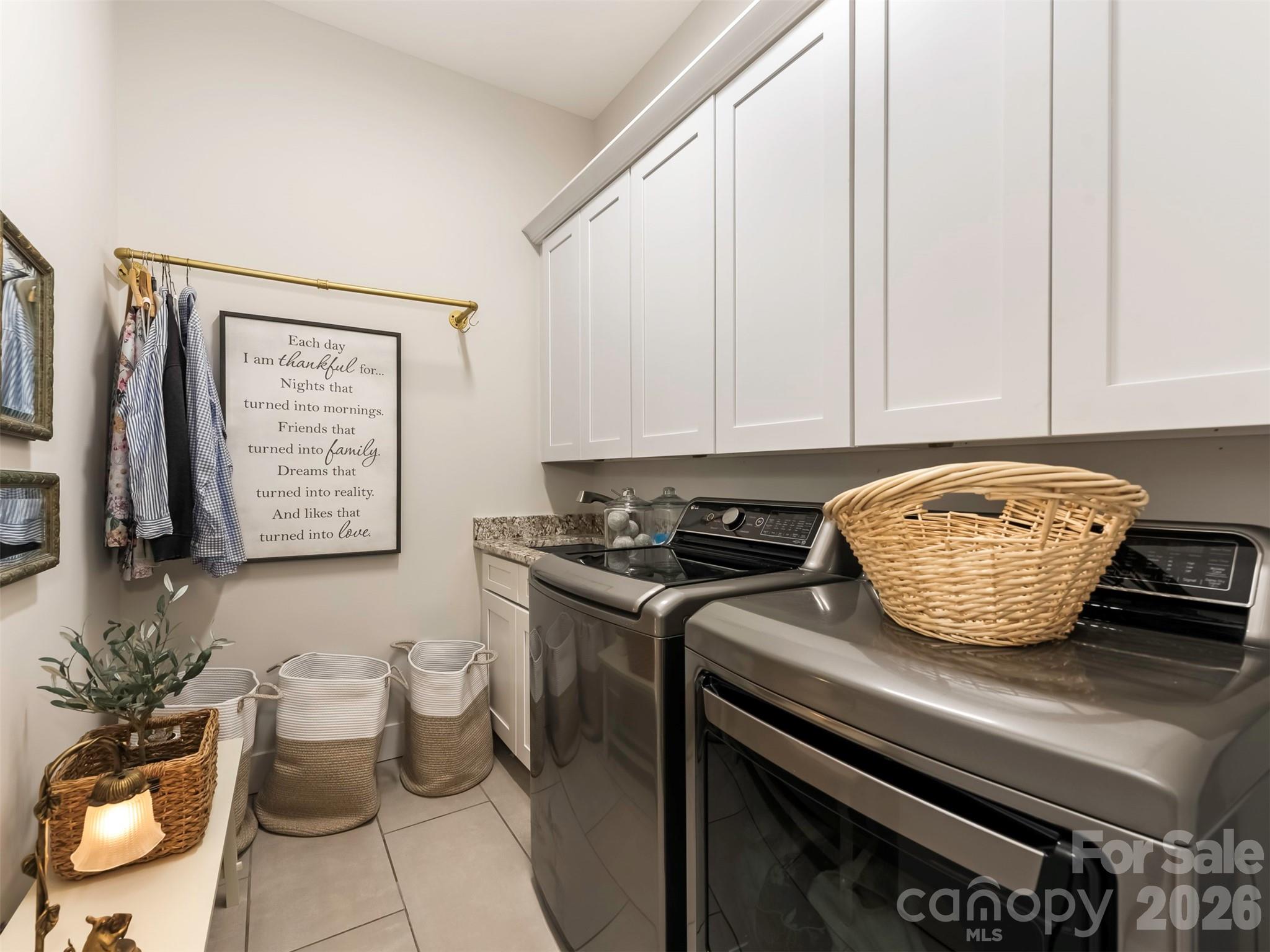 3000 Applewood Point Lane — Belmont