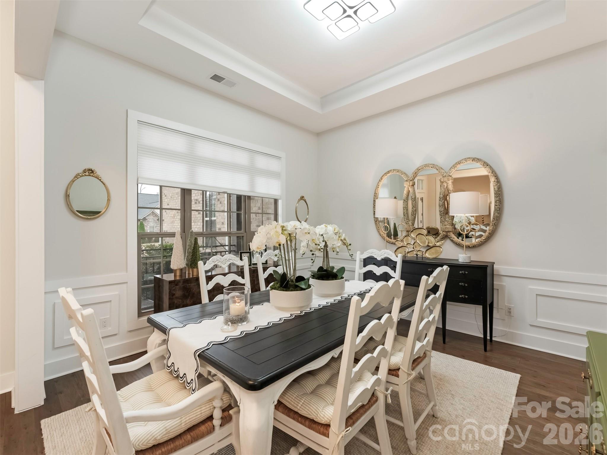 3000 Applewood Point Lane — Belmont