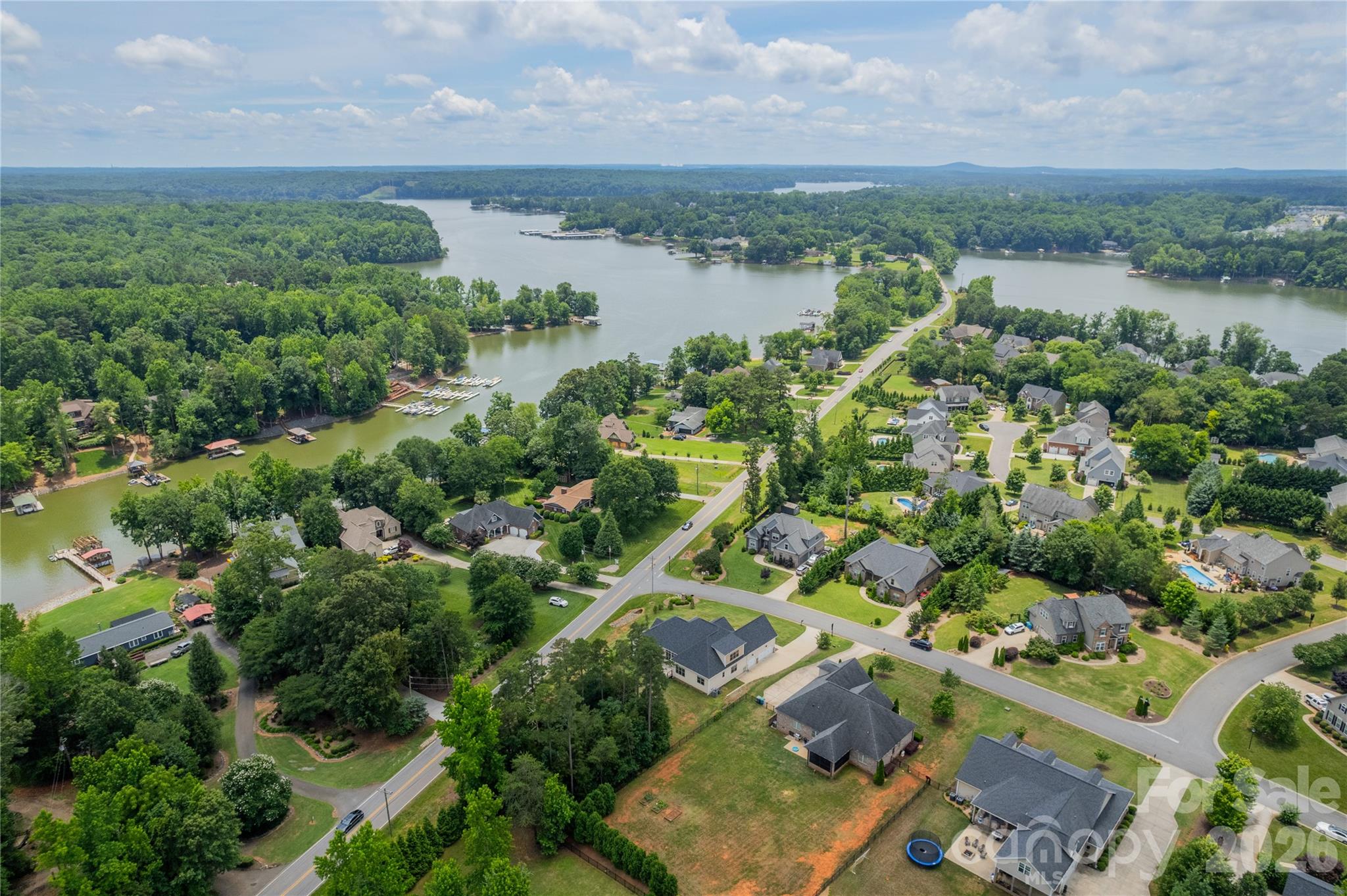 3000 Applewood Point Lane — Belmont