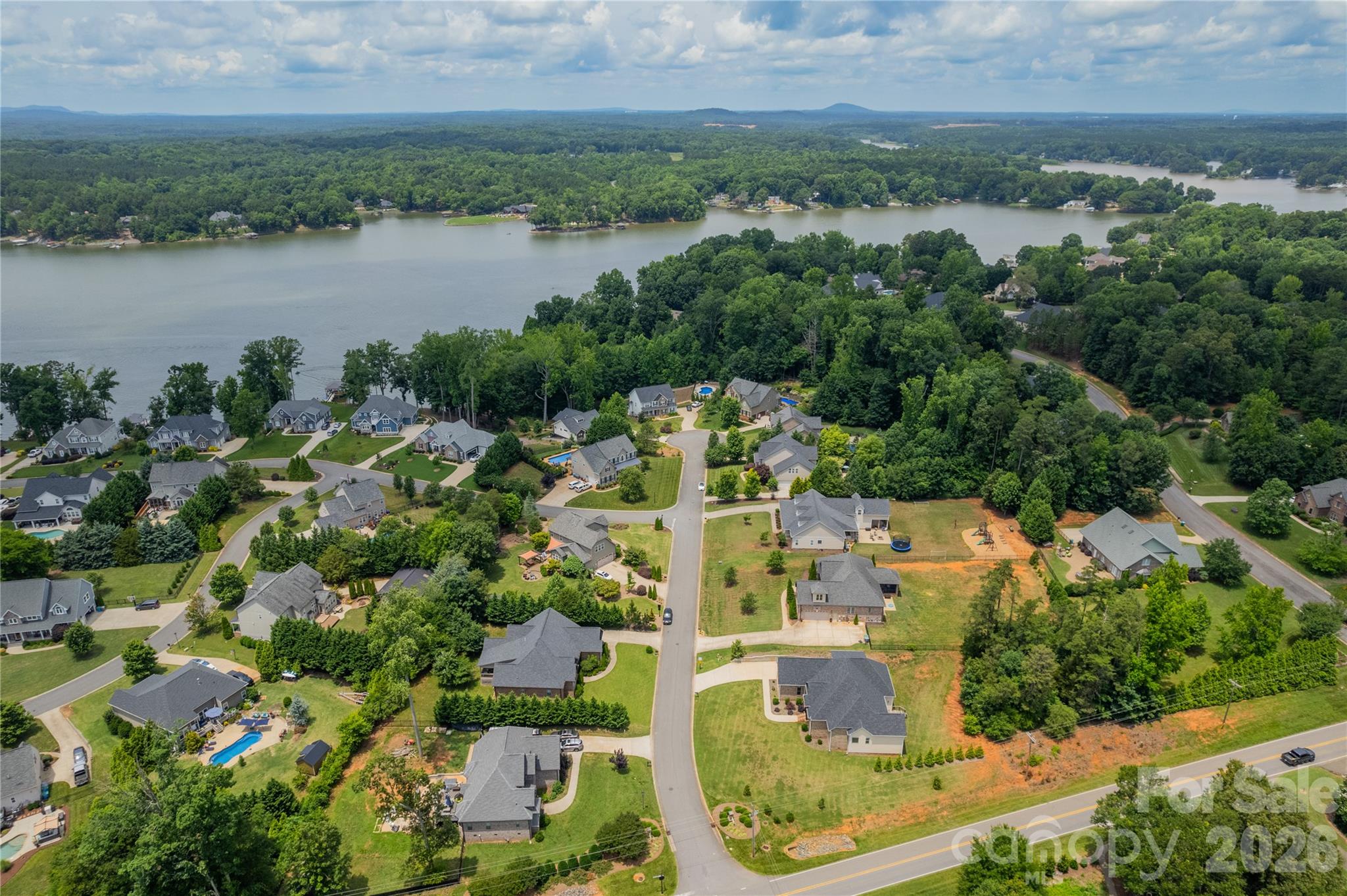 3000 Applewood Point Lane — Belmont