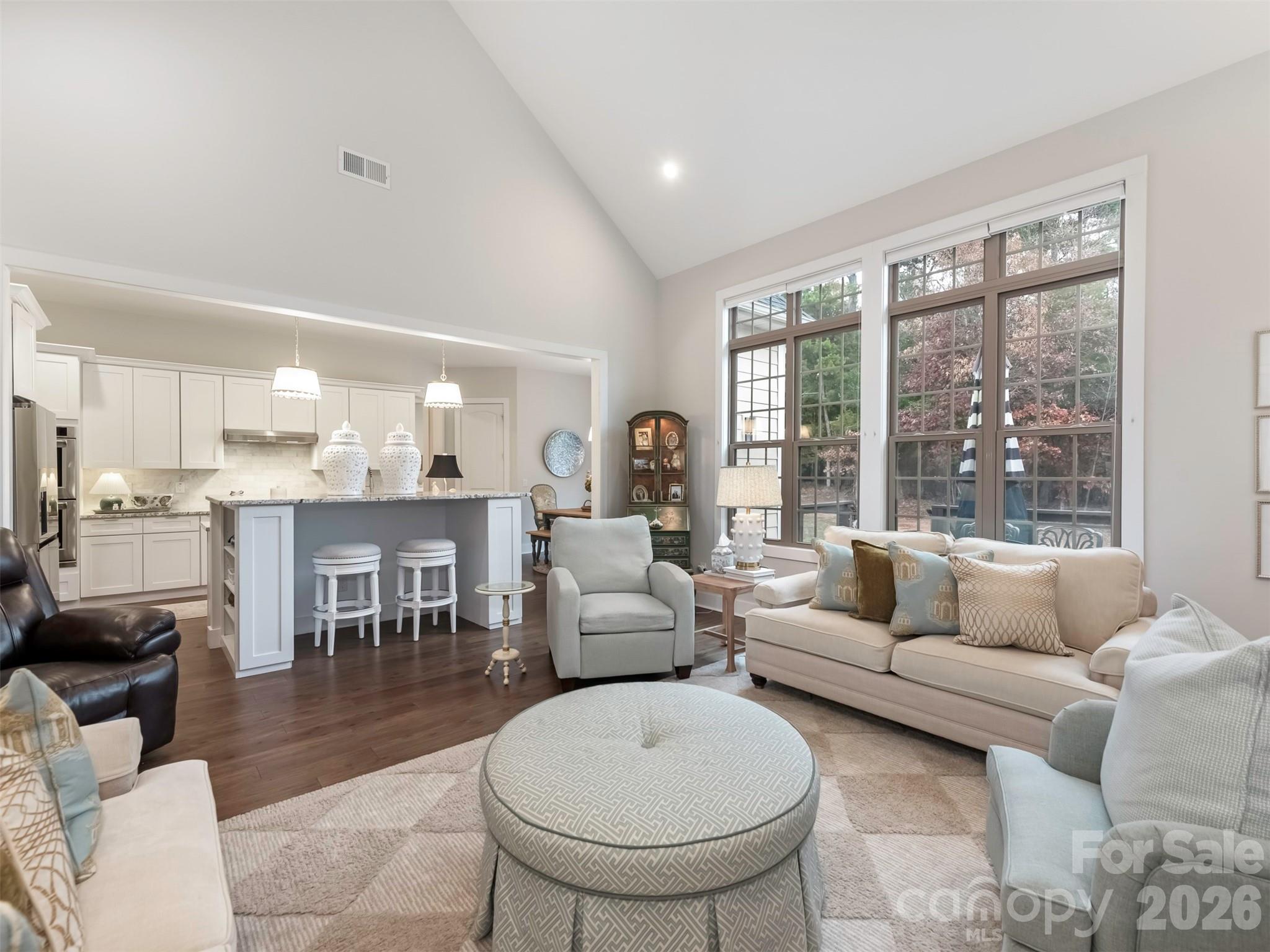 3000 Applewood Point Lane — Belmont