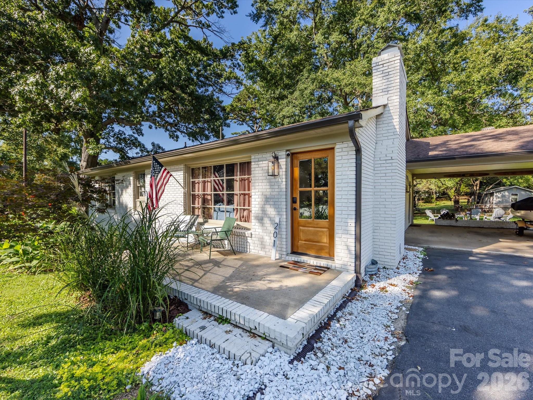 201 Browntown Road — Belmont