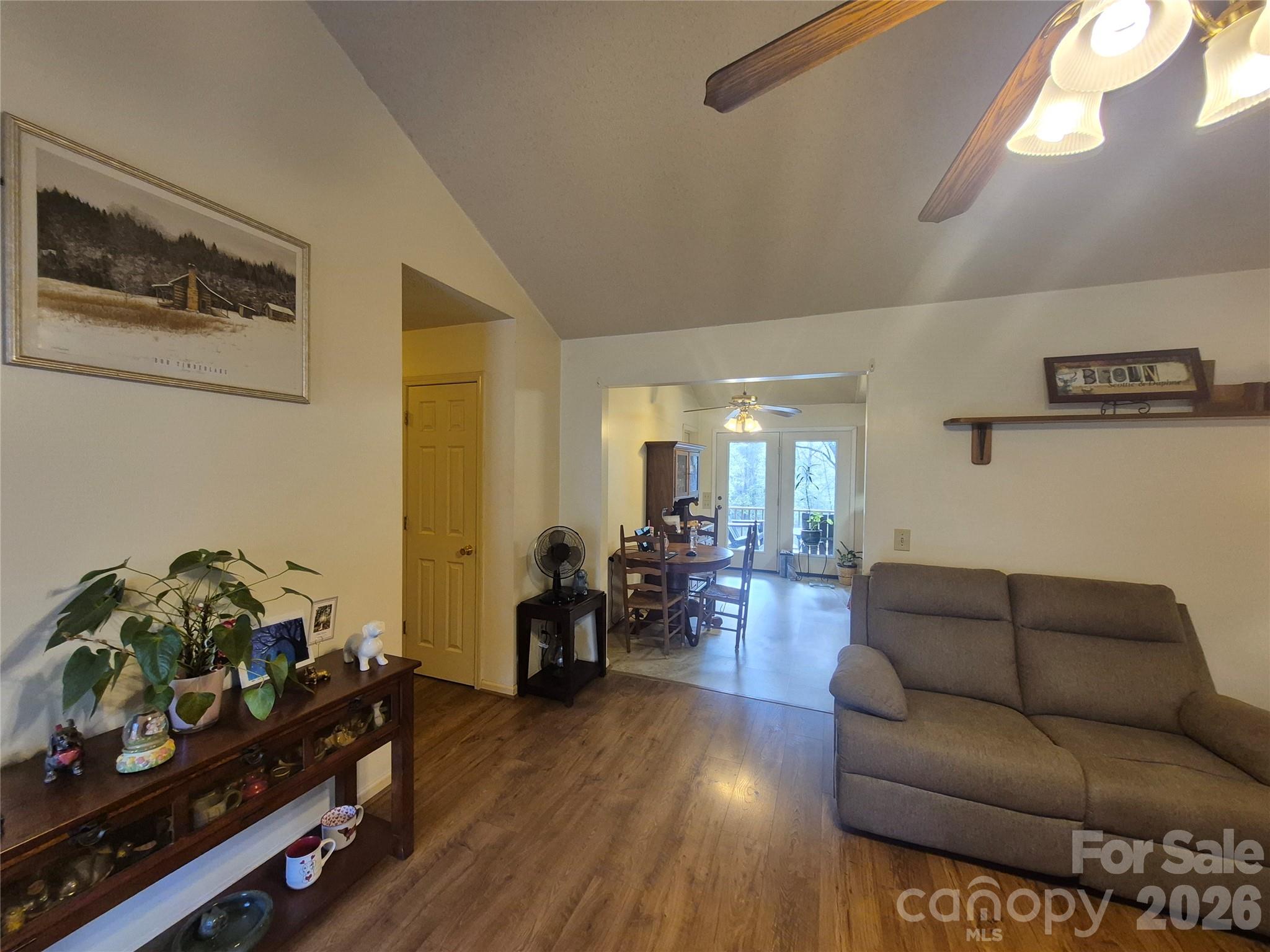 324 Pinecrest Circle — Troy