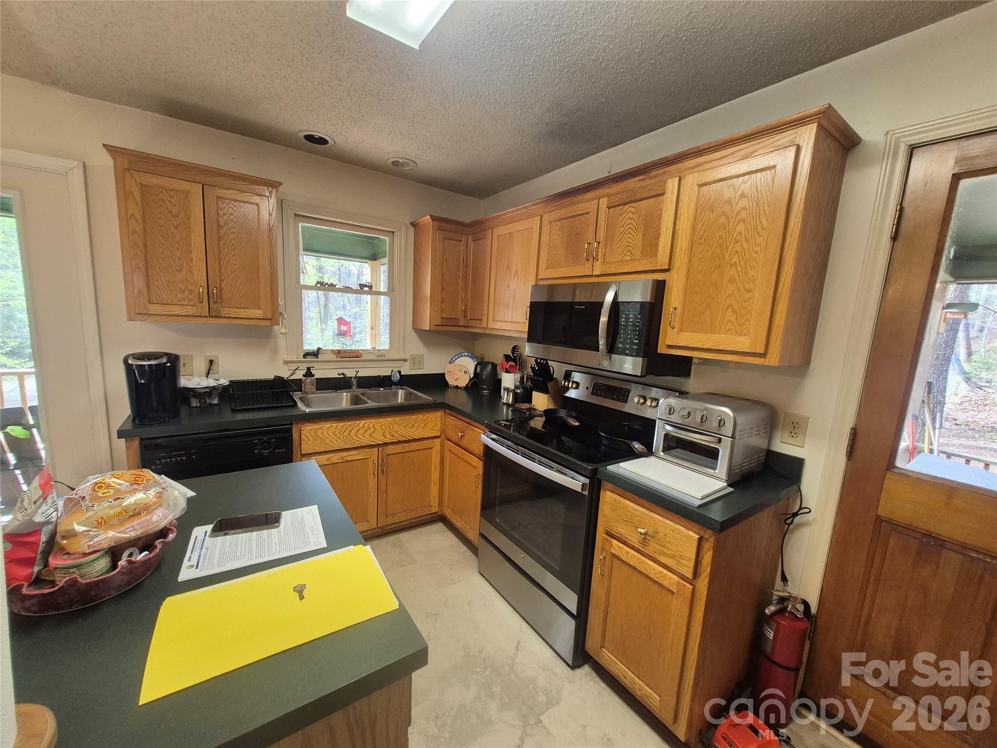 324 Pinecrest Circle — Troy