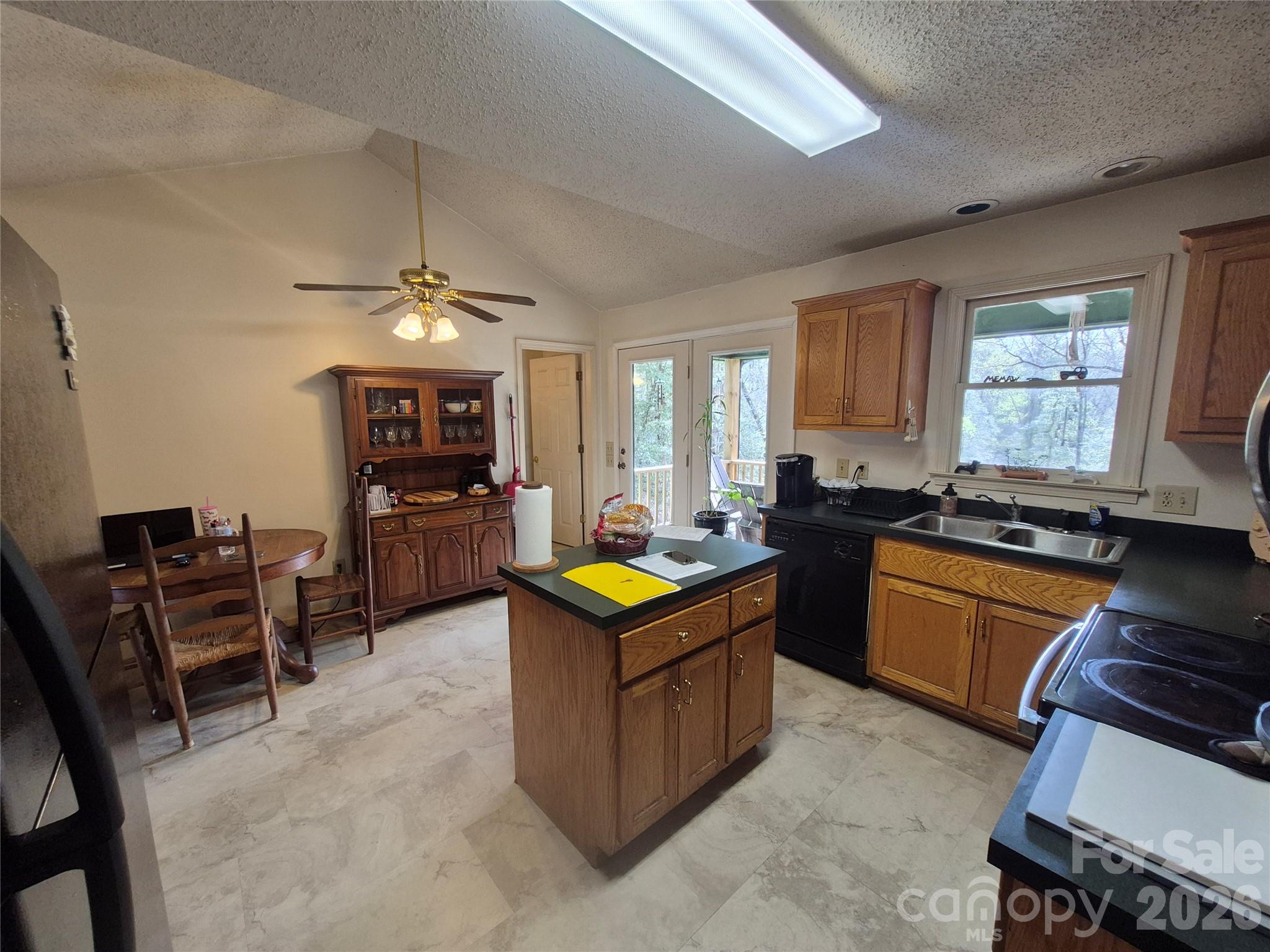 324 Pinecrest Circle — Troy