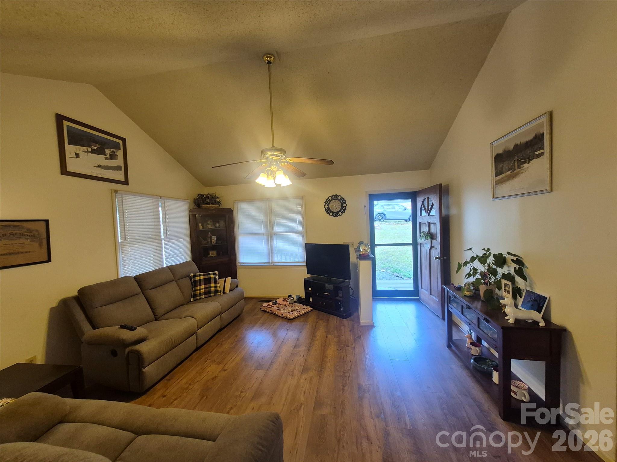 324 Pinecrest Circle — Troy