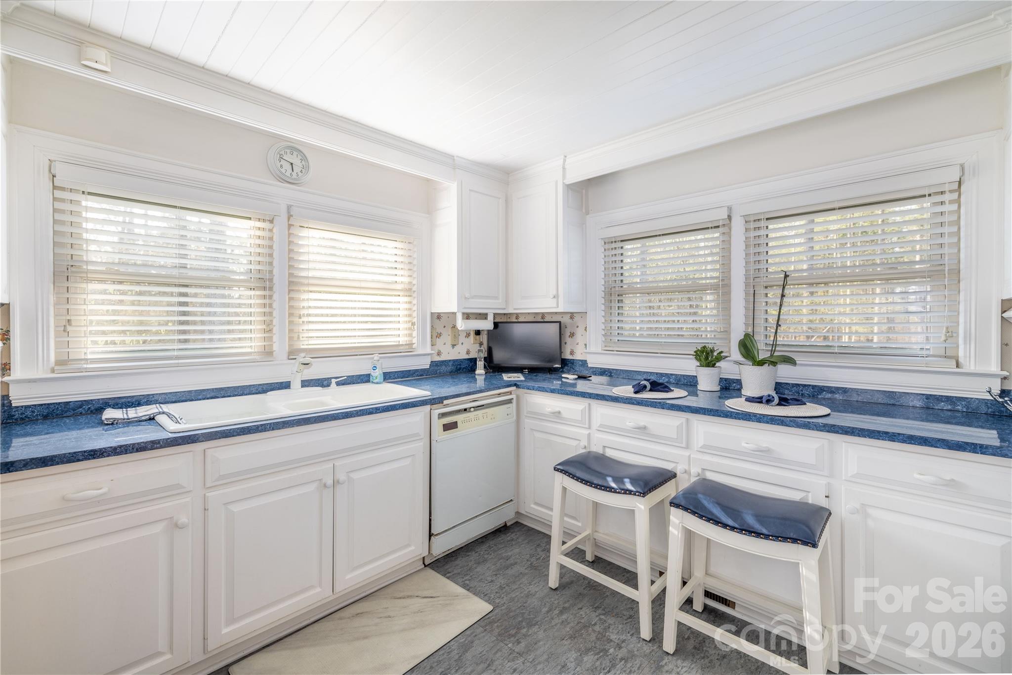692 Capelsie Road — Candor