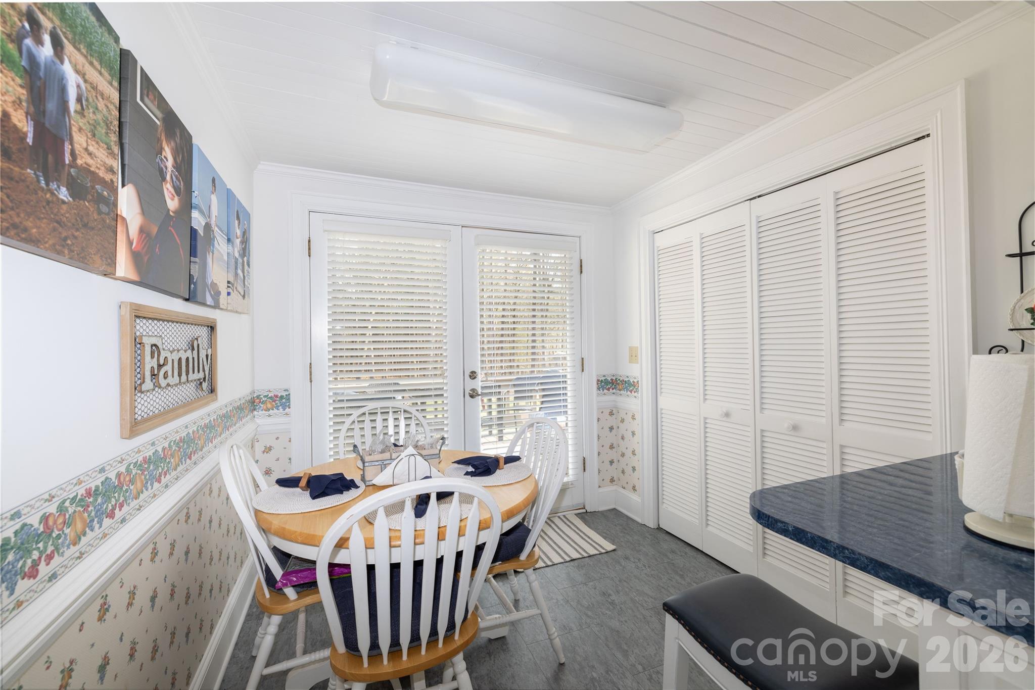 692 Capelsie Road — Candor