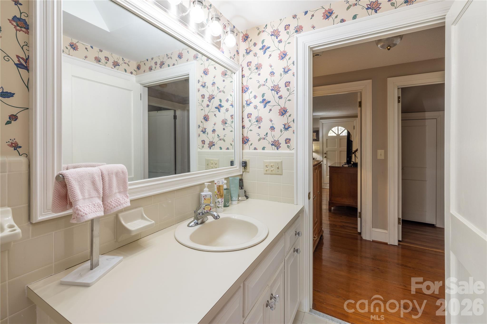 692 Capelsie Road — Candor