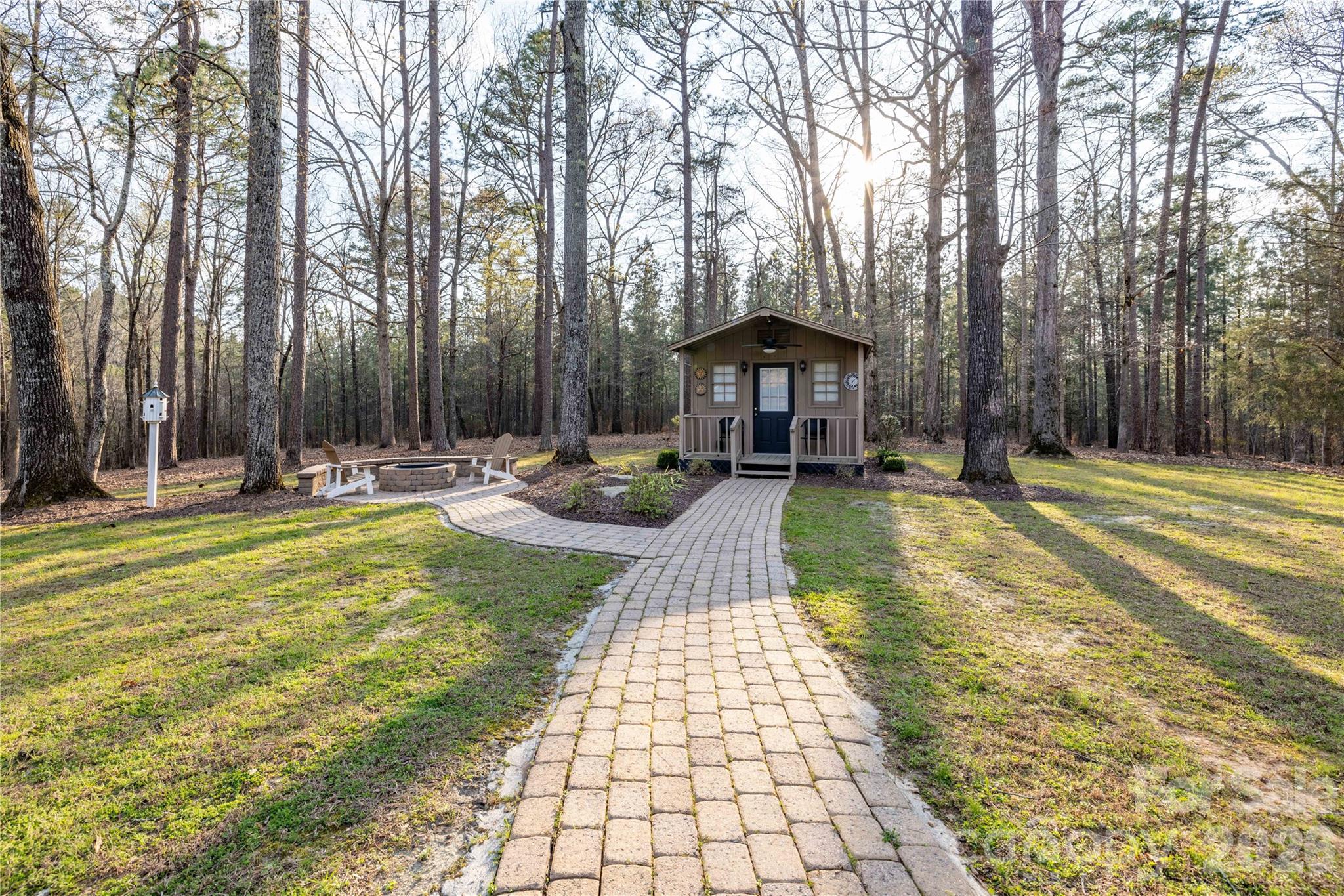 692 Capelsie Road — Candor