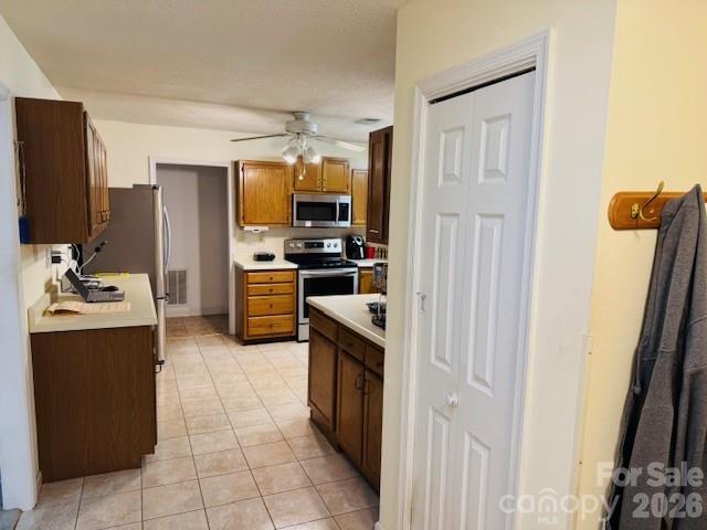200 Dartcrest Drive — Hendersonville