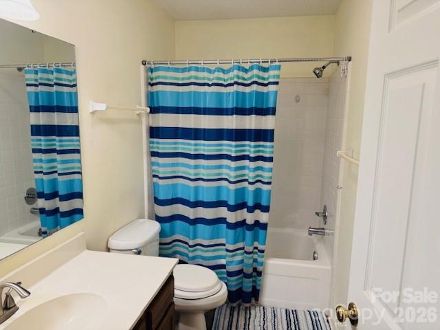 200 Dartcrest Drive — Hendersonville