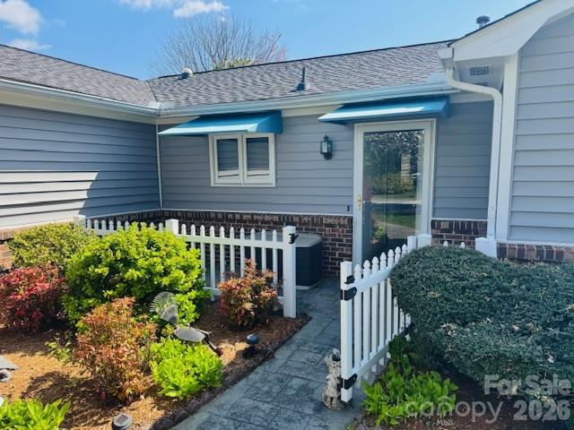 200 Dartcrest Drive — Hendersonville