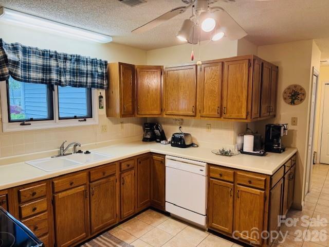 200 Dartcrest Drive — Hendersonville