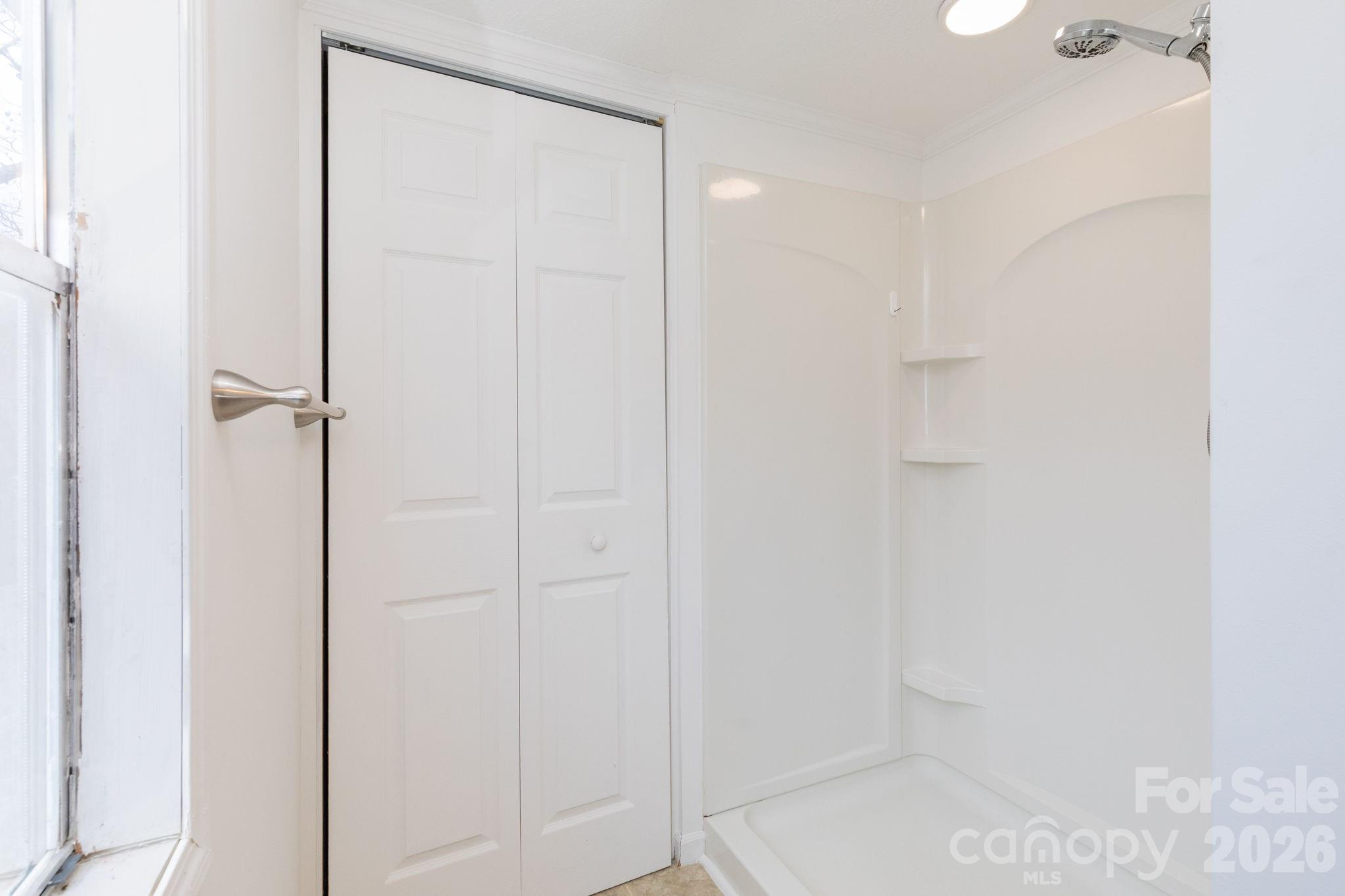 20 Ox Creek Road — Weaverville