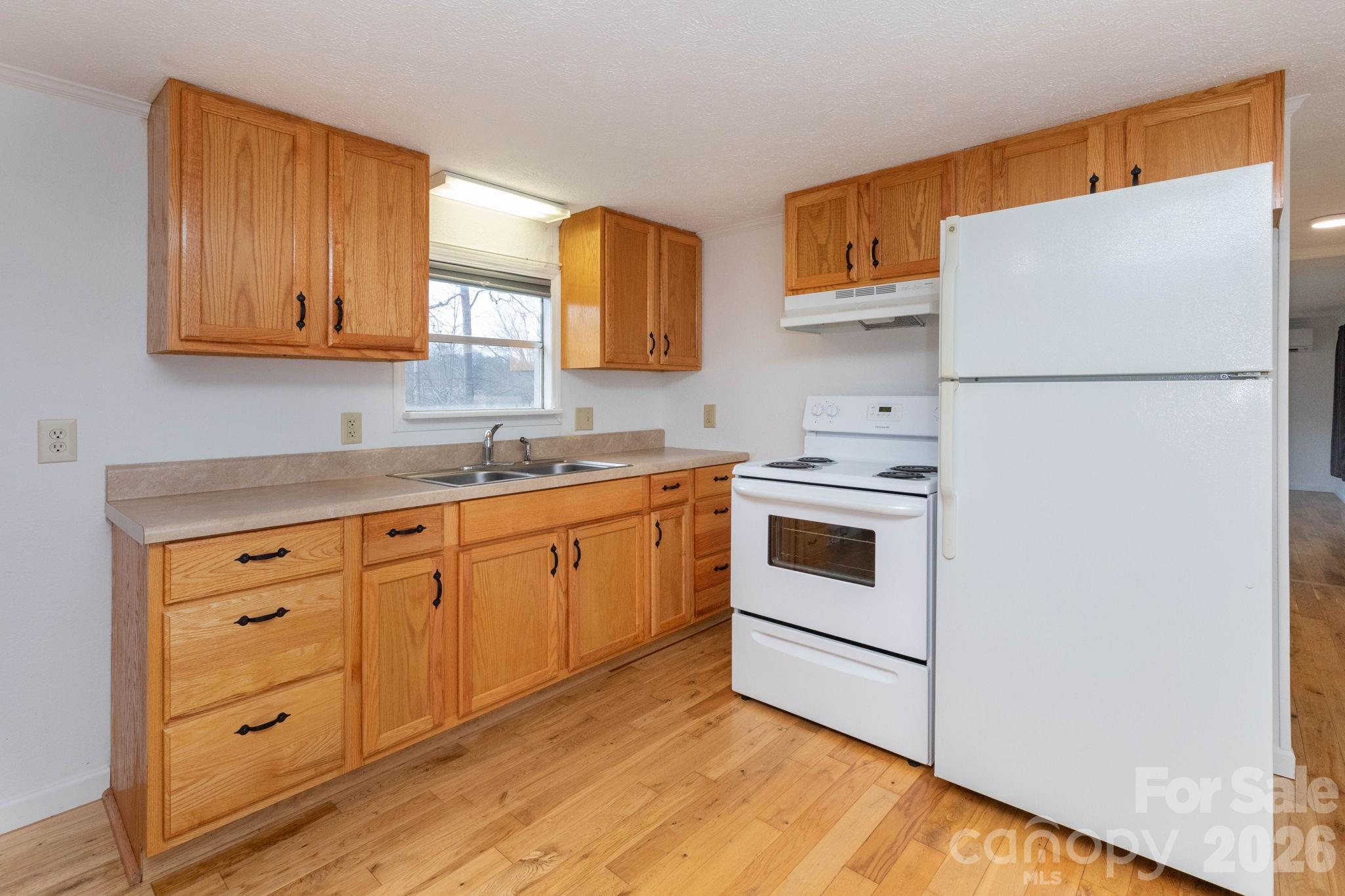 20 Ox Creek Road — Weaverville