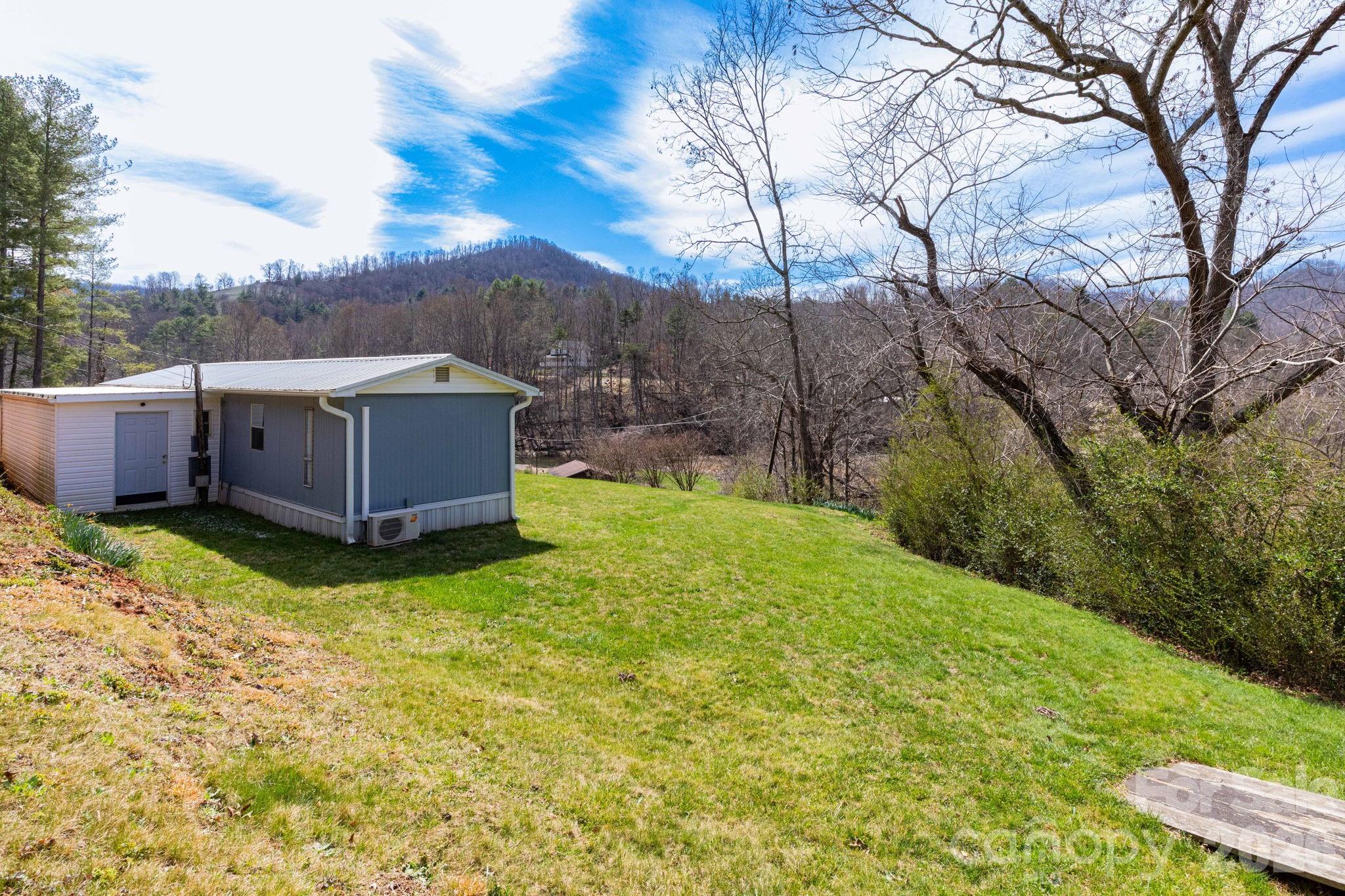 20 Ox Creek Road — Weaverville
