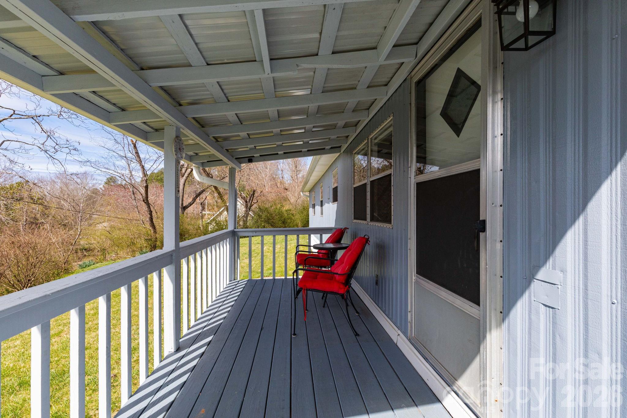 20 Ox Creek Road — Weaverville