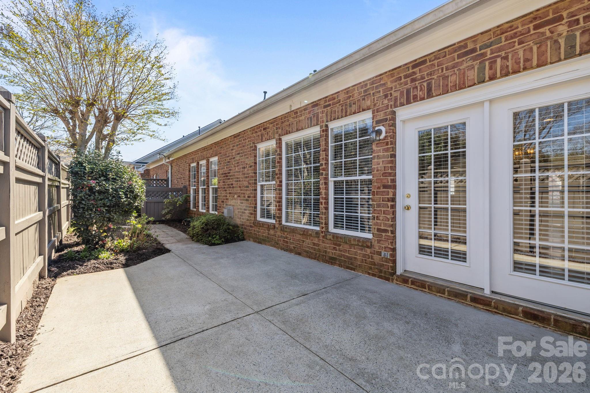 412 Eberle Way — Matthews