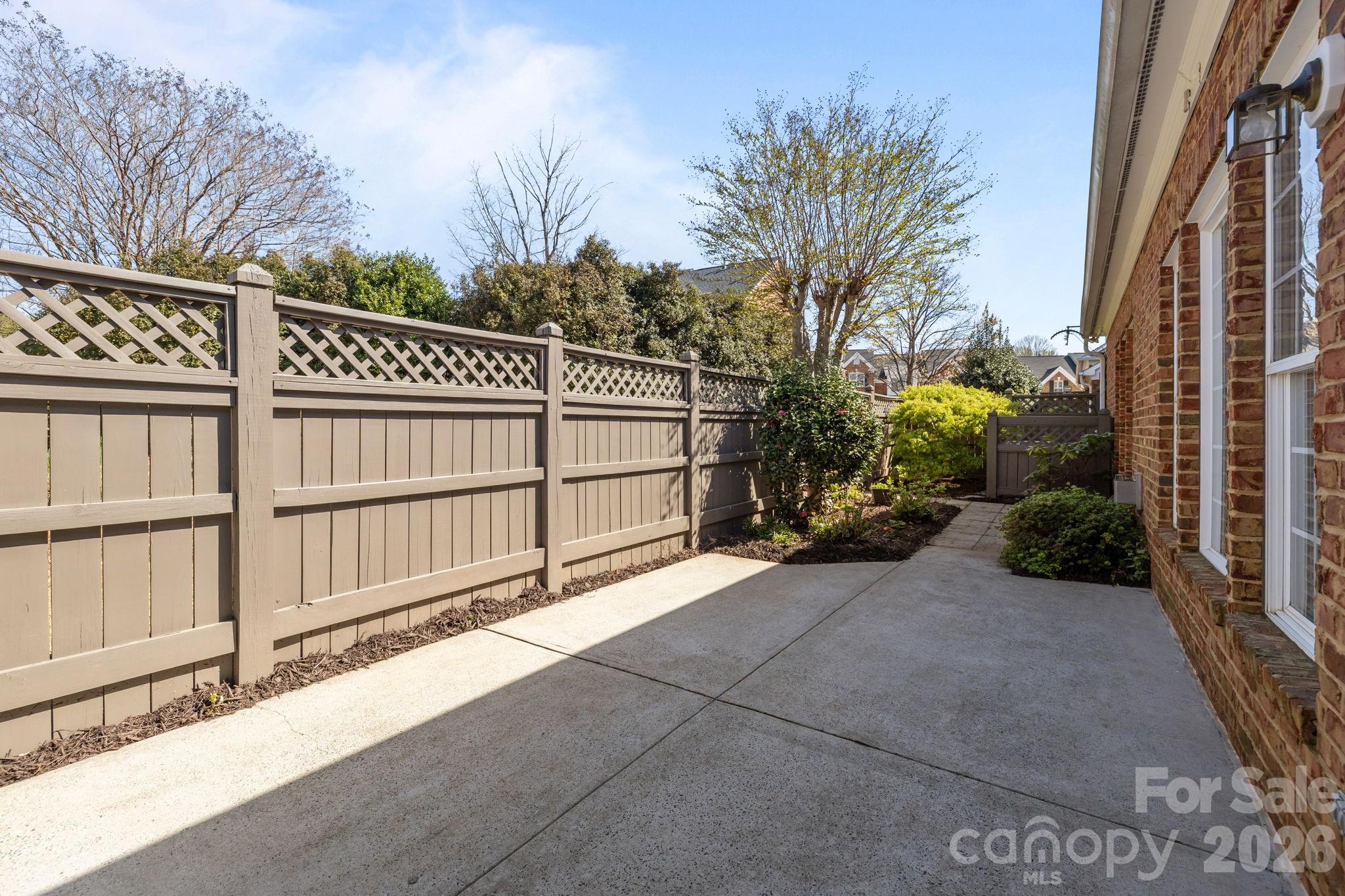 412 Eberle Way — Matthews