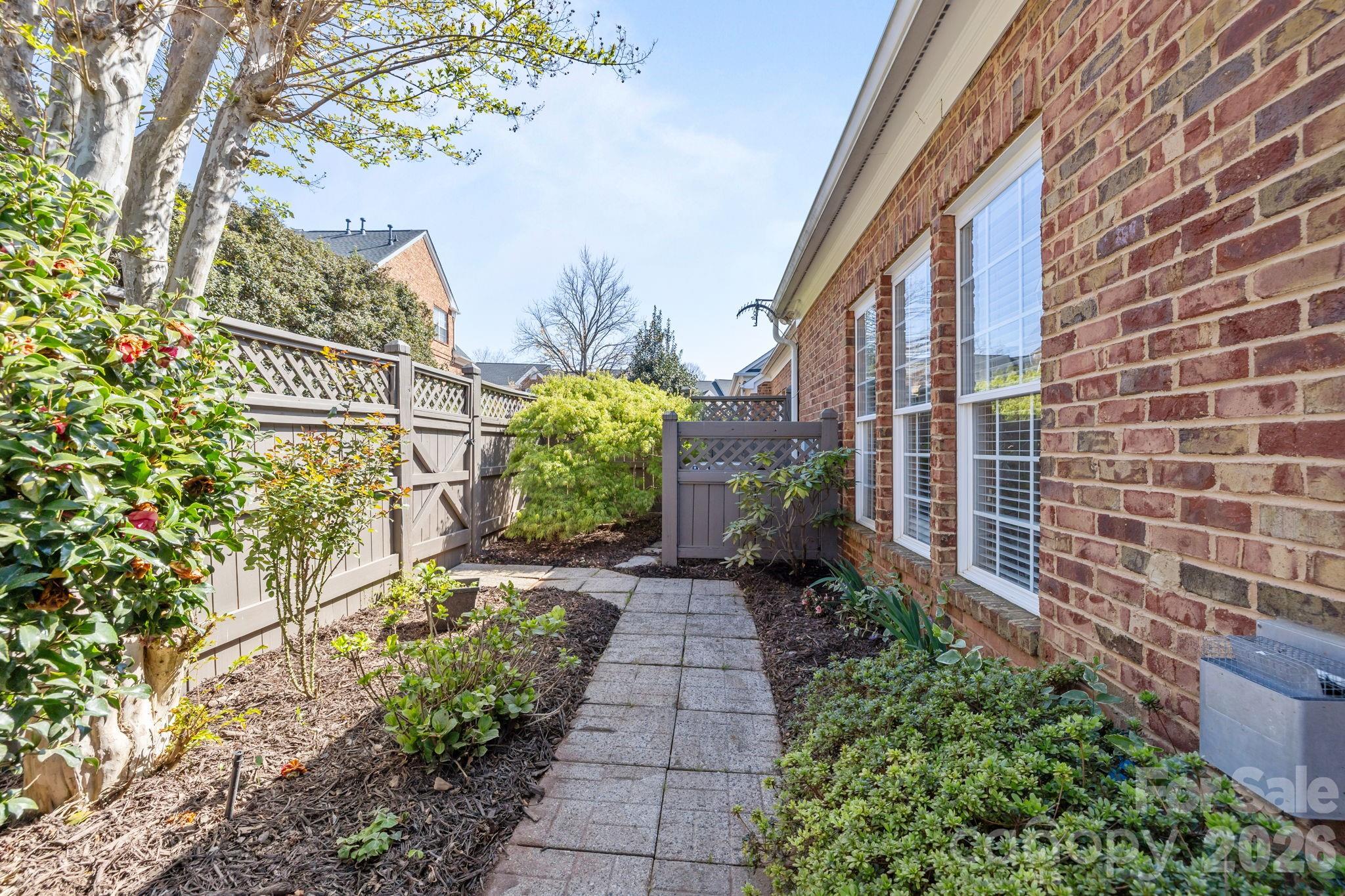 412 Eberle Way — Matthews