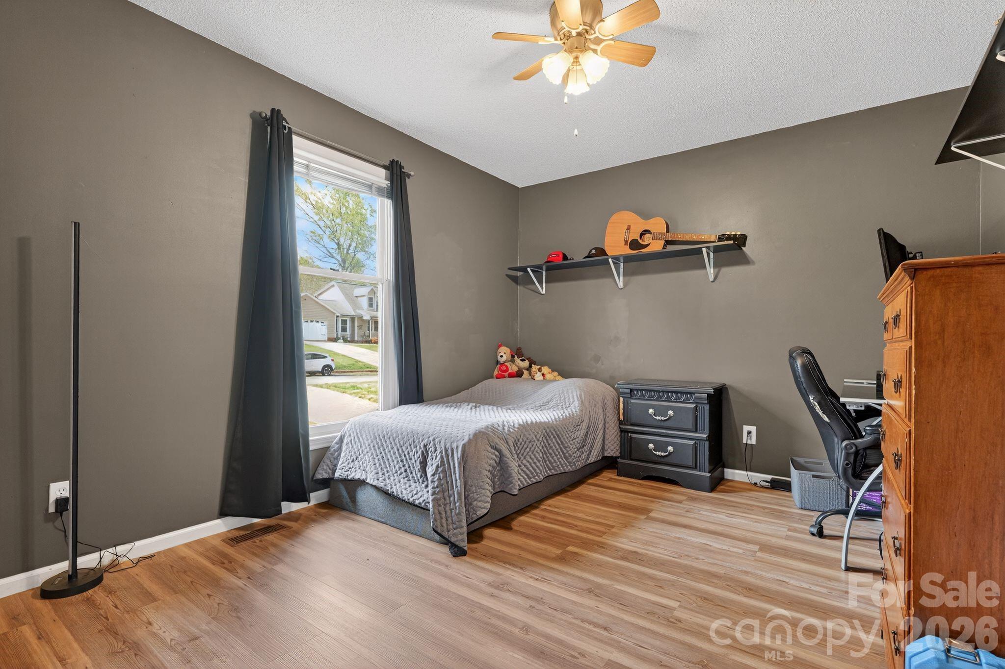 1163 Hidden Creek Circle — Hickory