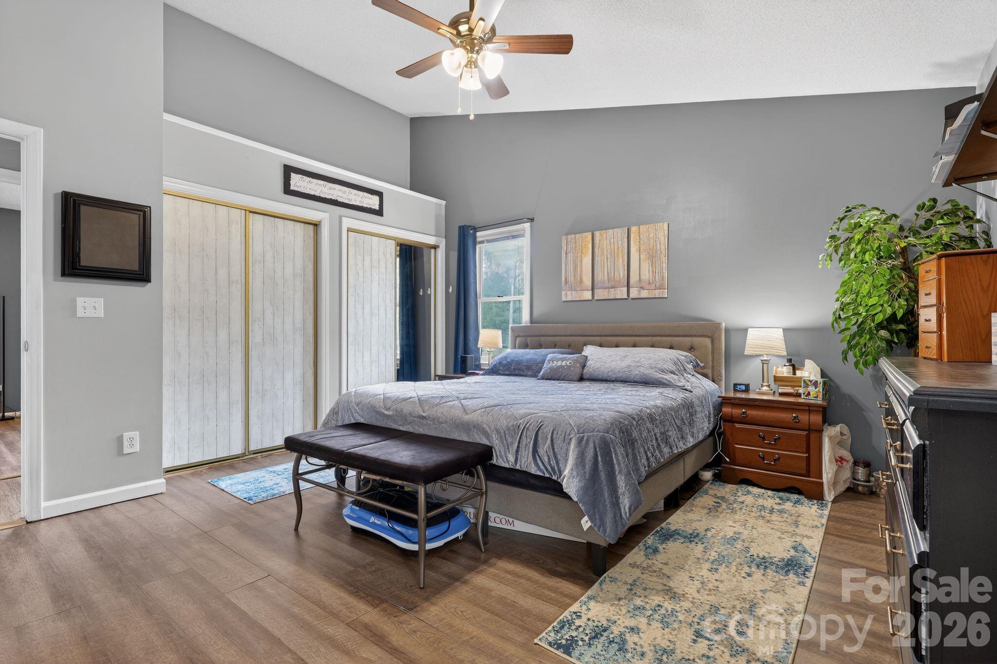 1163 Hidden Creek Circle — Hickory
