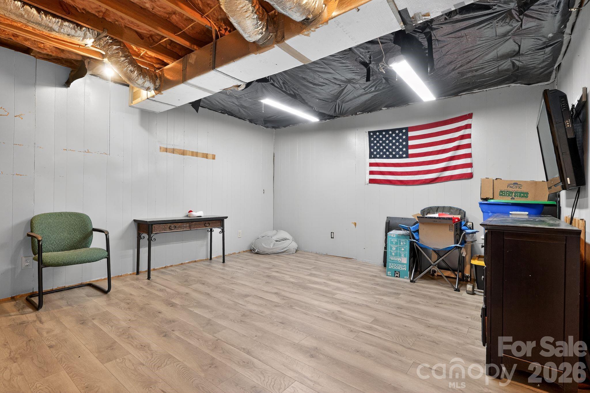 1163 Hidden Creek Circle — Hickory