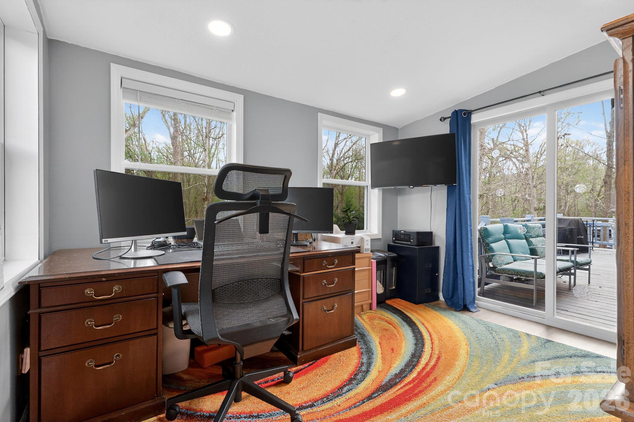 1163 Hidden Creek Circle — Hickory