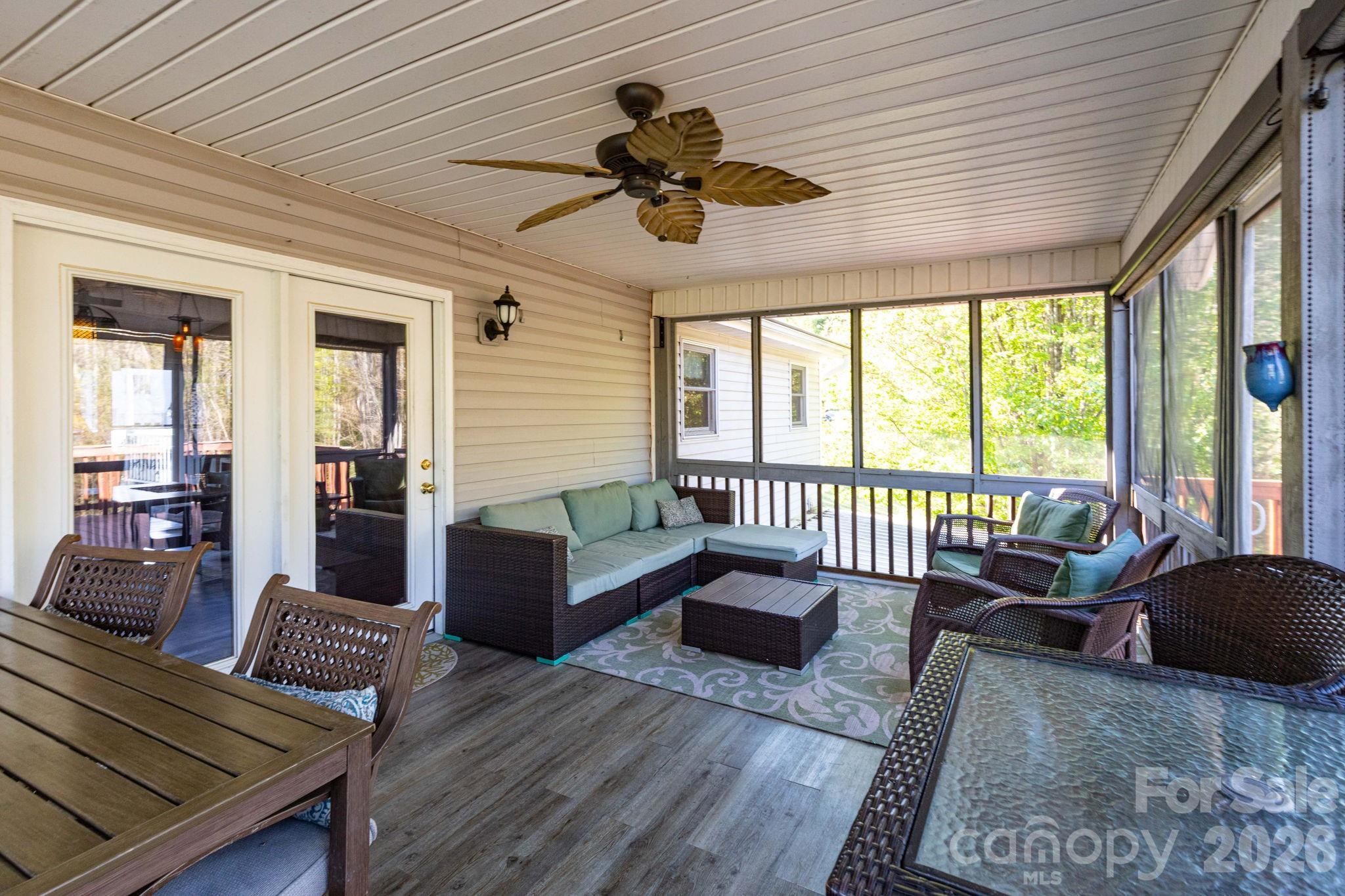 6 Arrowhead Lane — Weaverville