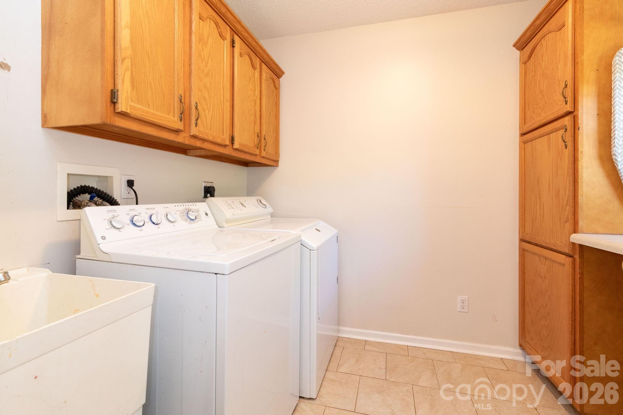 6 Arrowhead Lane — Weaverville