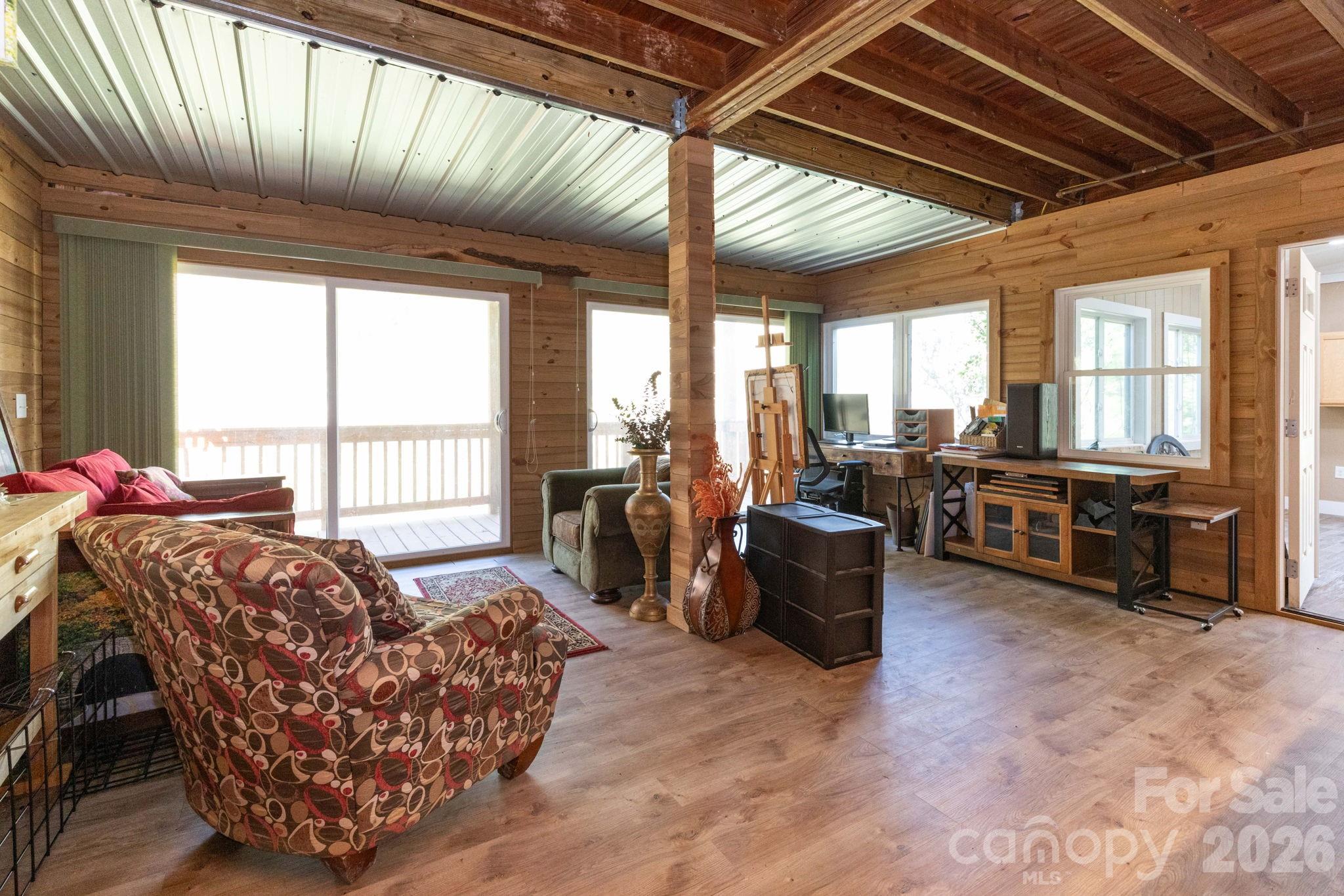 6 Arrowhead Lane — Weaverville