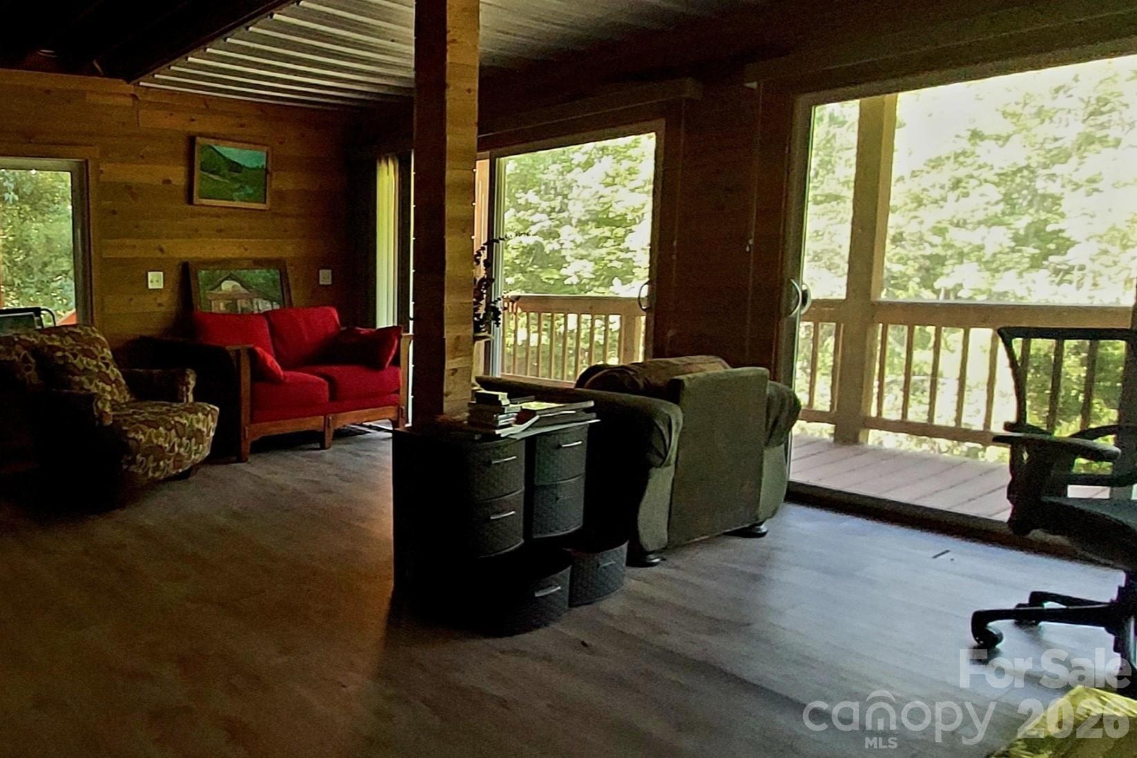 6 Arrowhead Lane — Weaverville