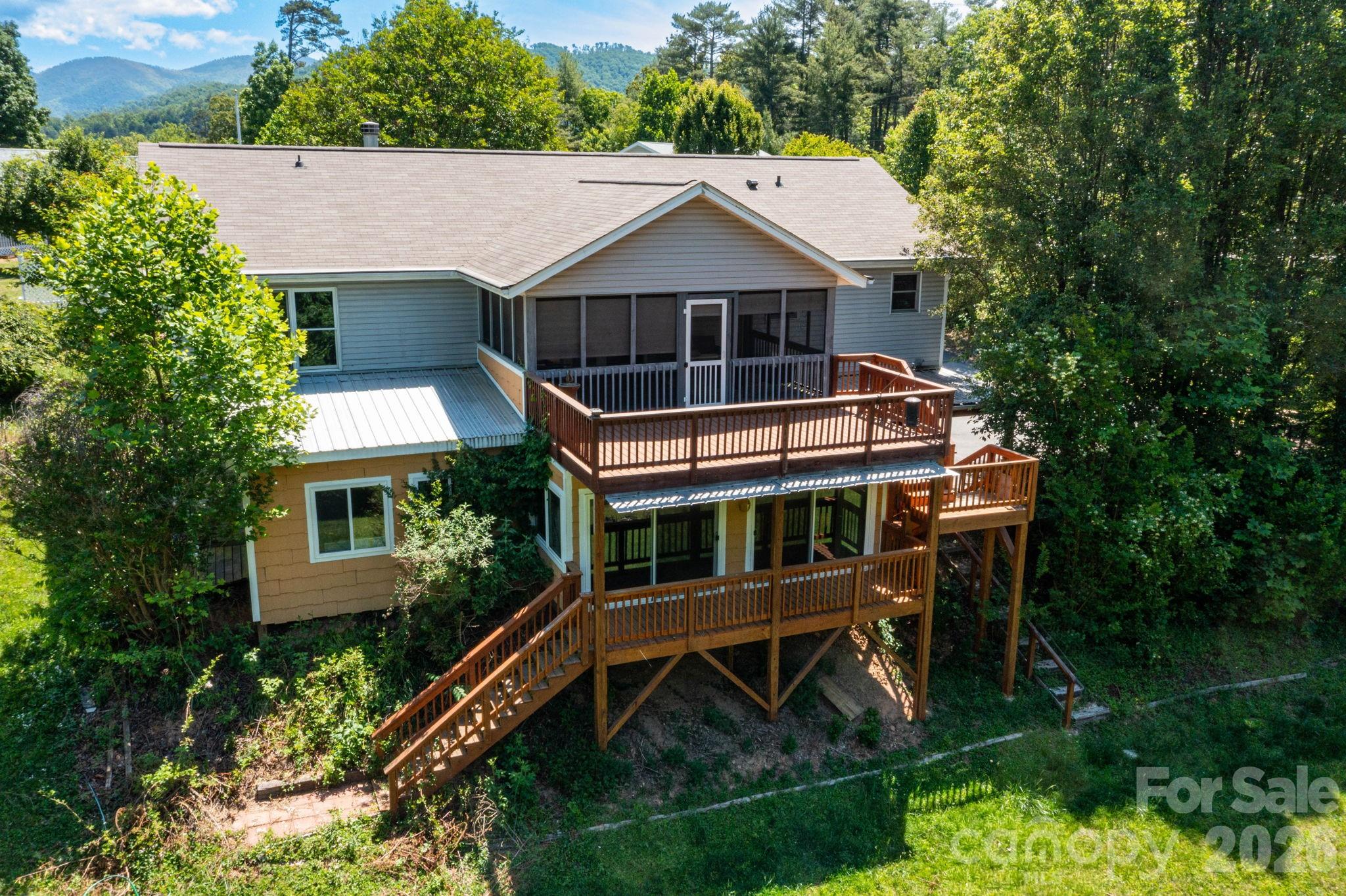 6 Arrowhead Lane — Weaverville