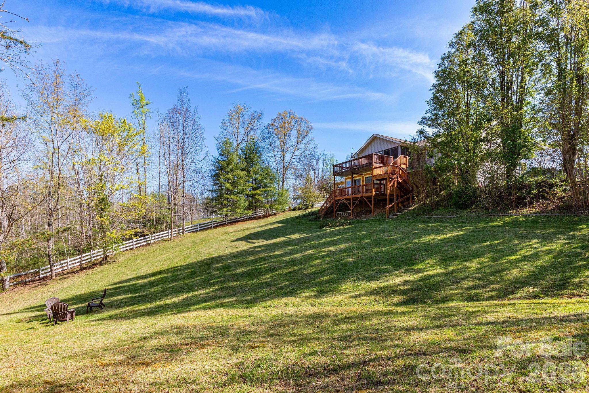 6 Arrowhead Lane — Weaverville