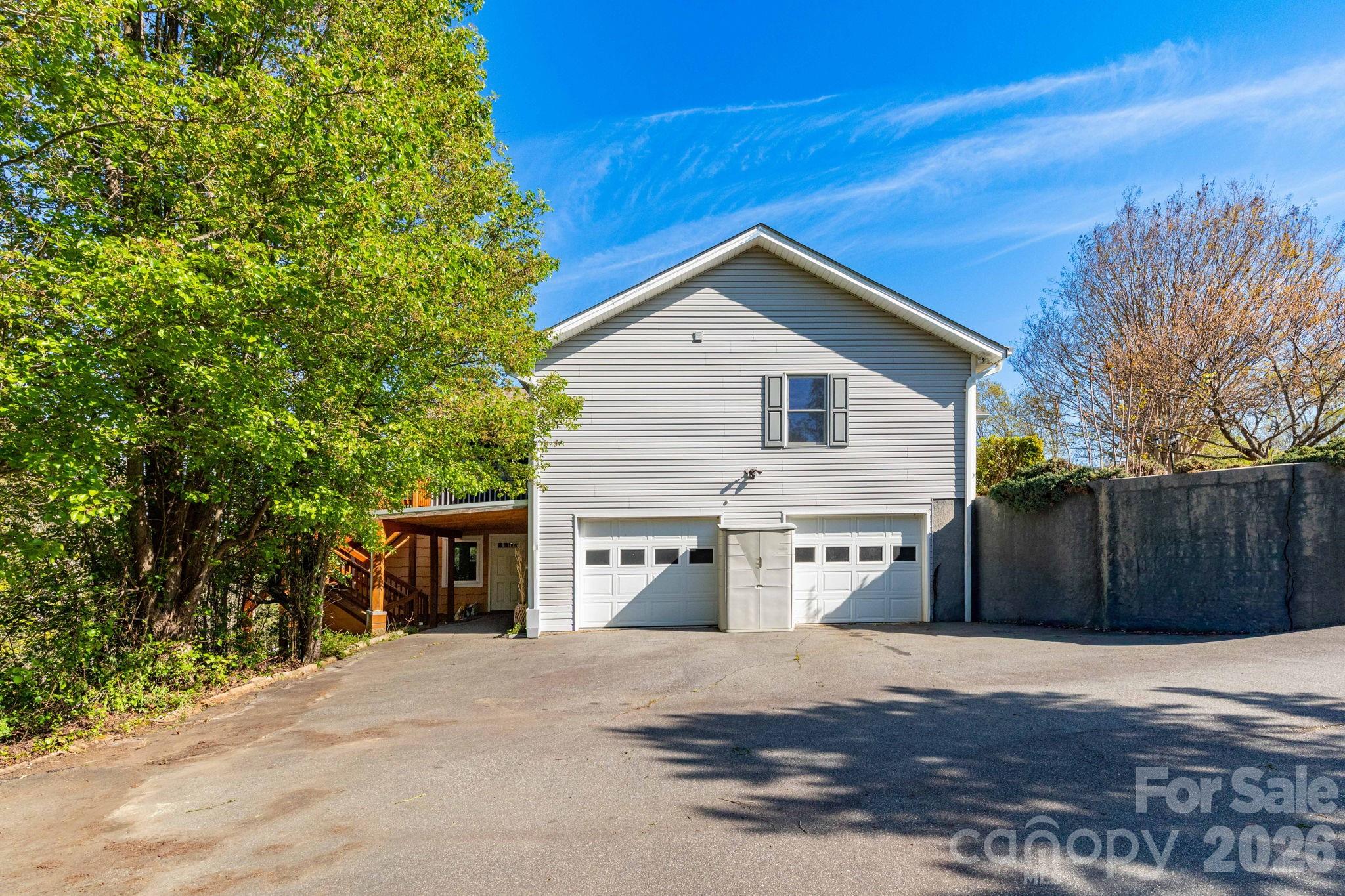 6 Arrowhead Lane — Weaverville