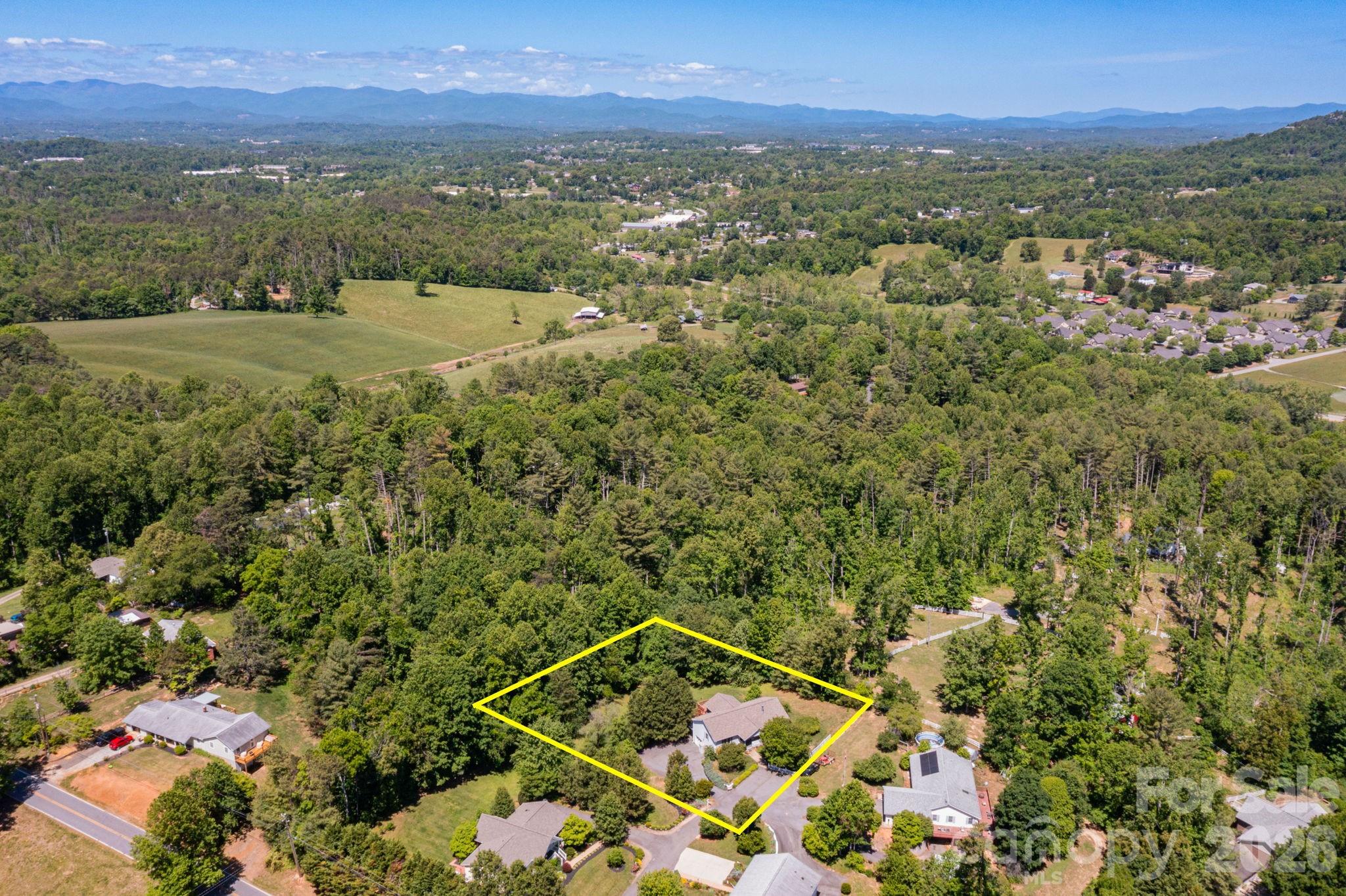 6 Arrowhead Lane — Weaverville
